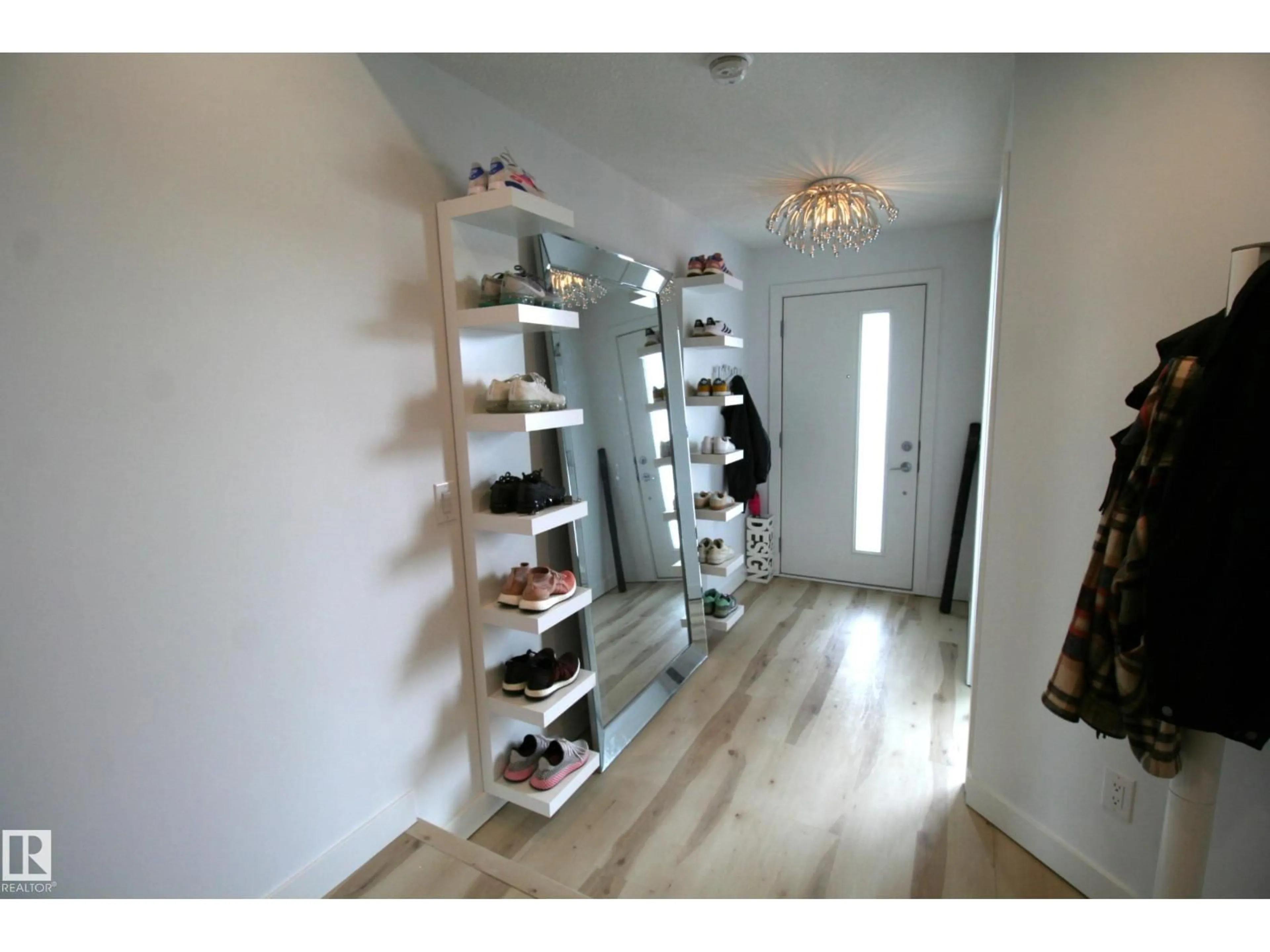 Indoor entryway for #4 - 100 JENSEN LAKES BV, St. Albert Alberta T8N7H5