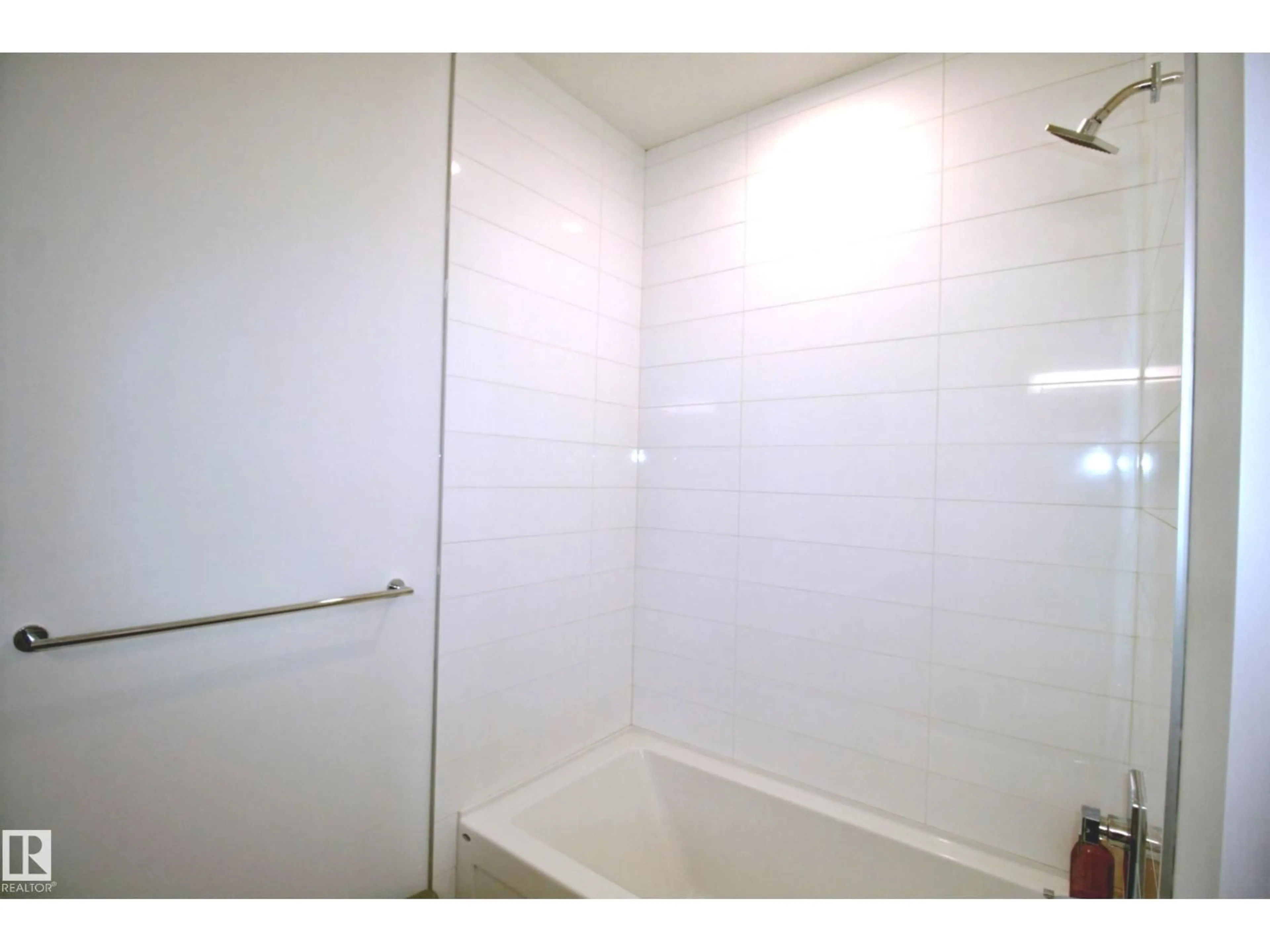 Standard bathroom, ceramic/tile floor for #4 - 100 JENSEN LAKES BV, St. Albert Alberta T8N7H5