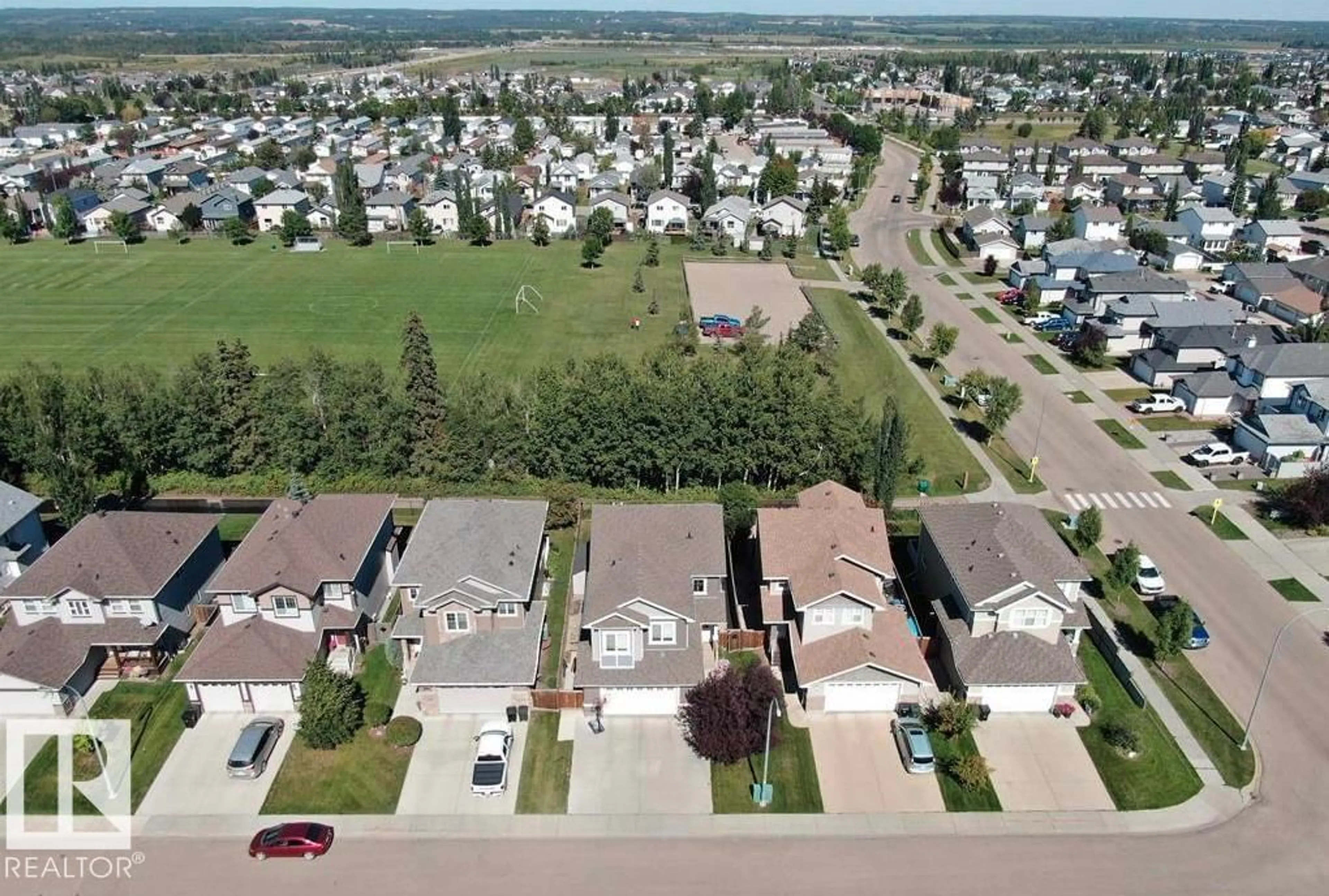 A pic from outside/outdoor area/front of a property/back of a property/a pic from drone, street for 30 HICKORY TR, Spruce Grove Alberta T7X0N6