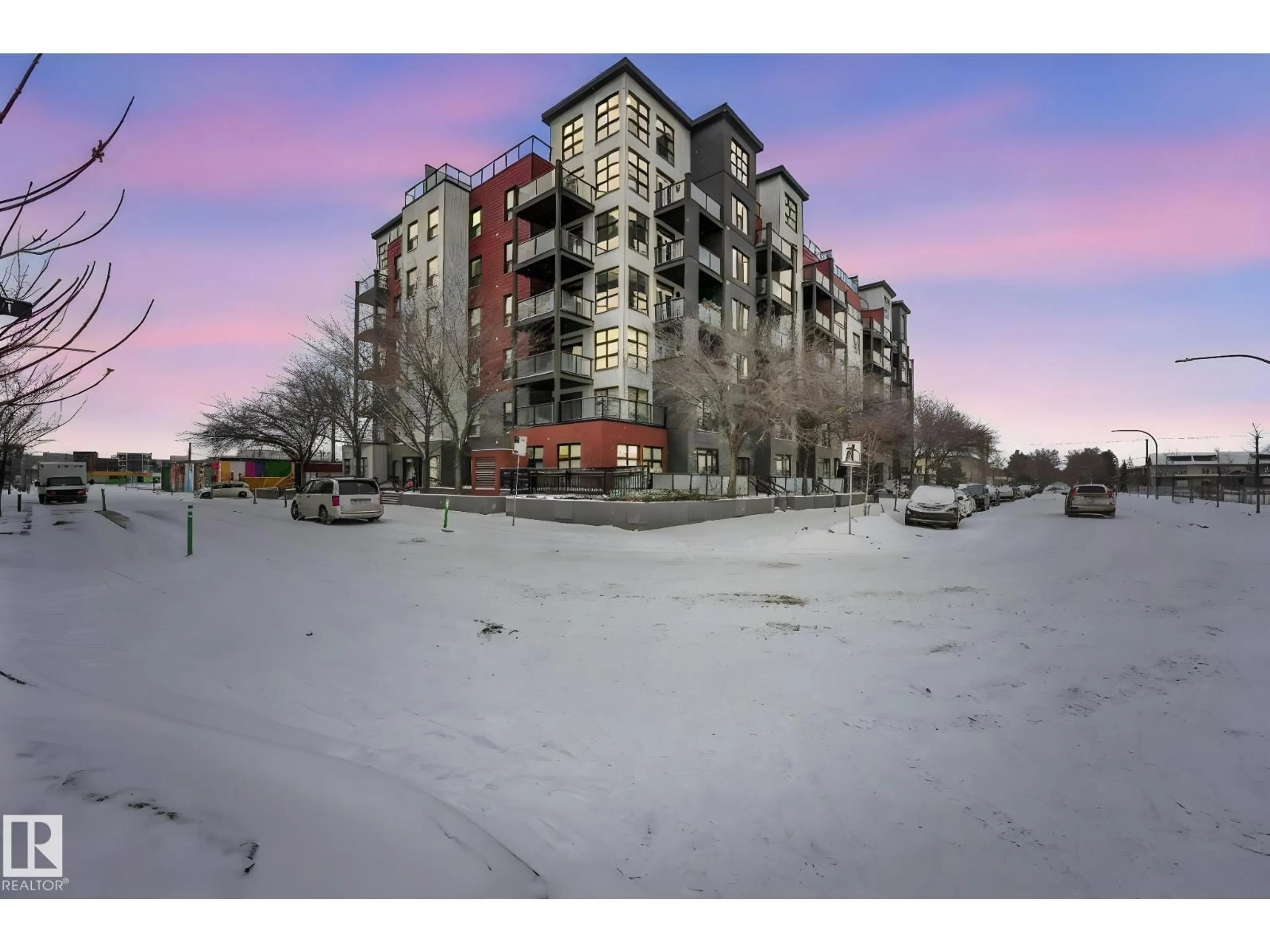 A pic from outside/outdoor area/front of a property/back of a property/a pic from drone, building for #412 - 10518 113 ST, Edmonton Alberta T5H0C6