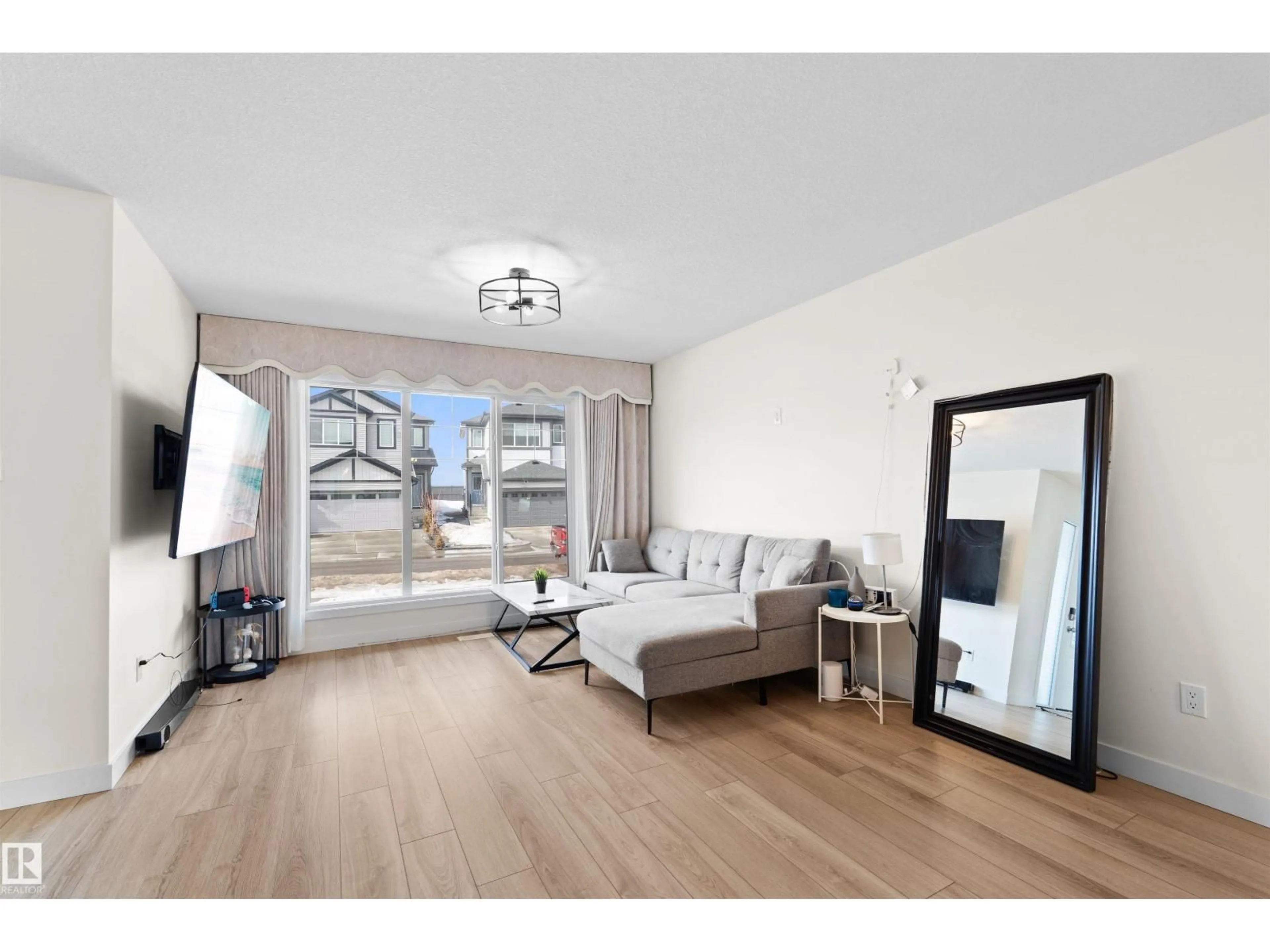 A pic of a room for 17651 49 ST, Edmonton Alberta T5Y3Y1