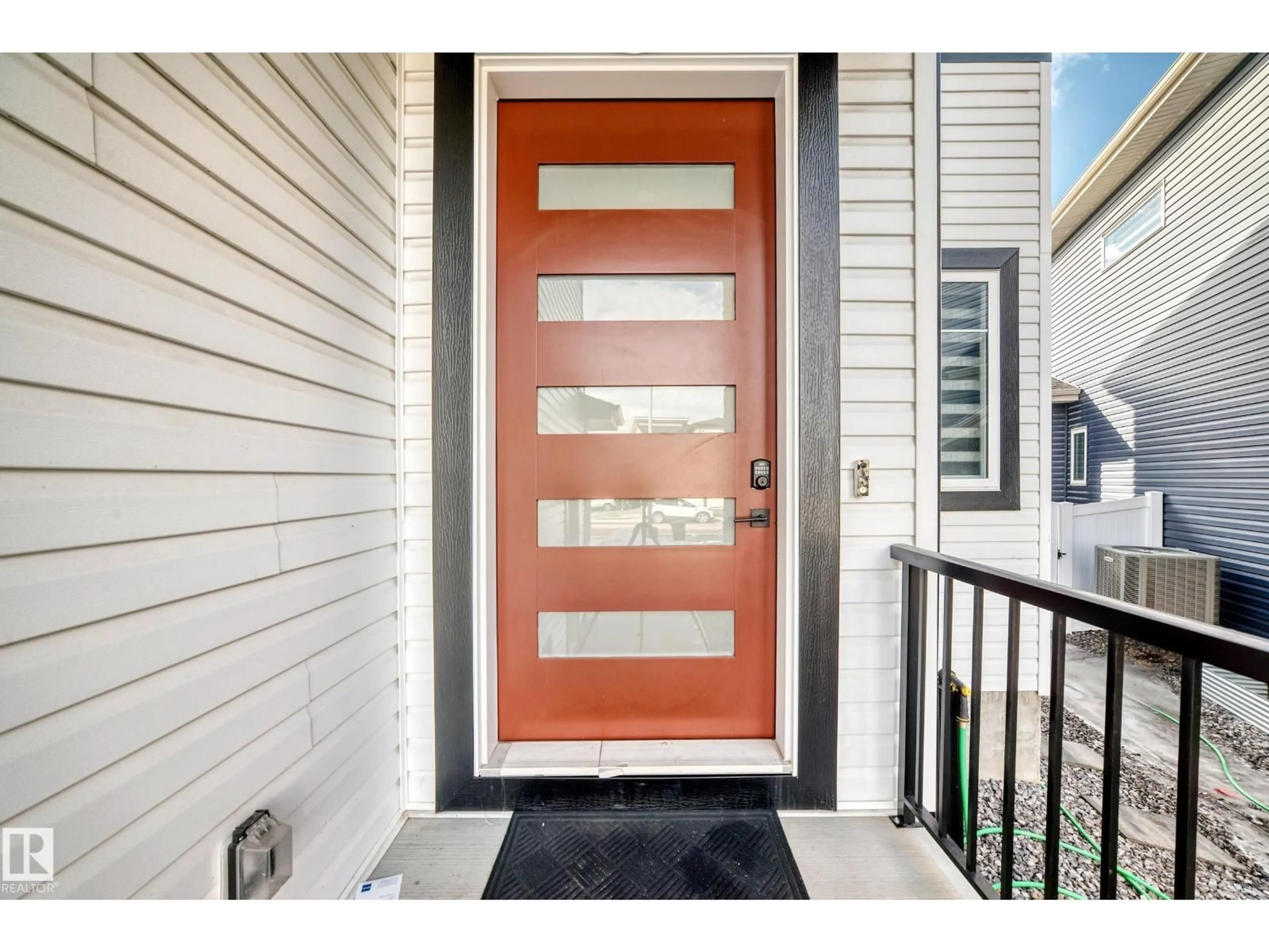 Indoor entryway for 15108 11 ST, Edmonton Alberta T5Y4C8