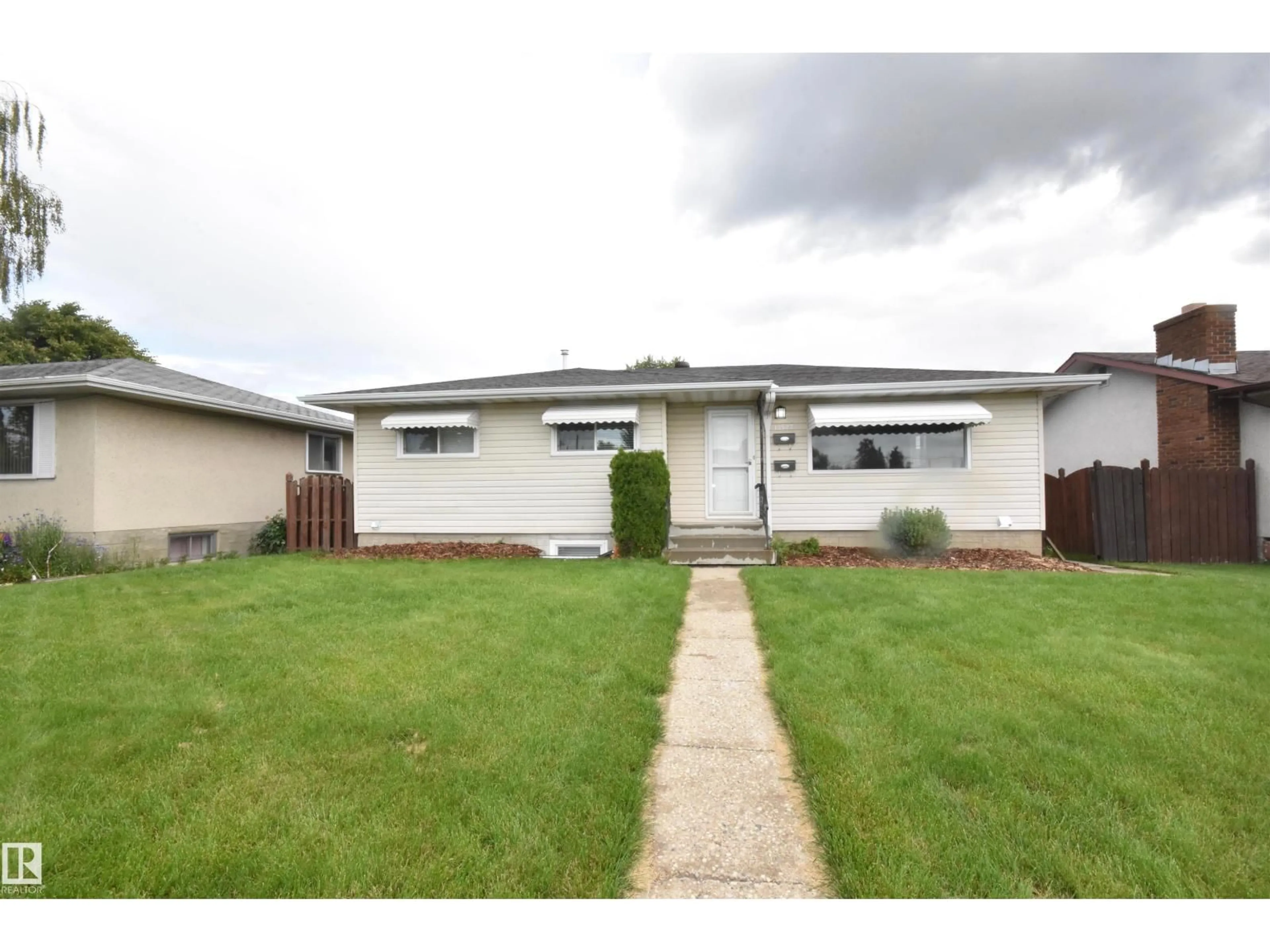 Unknown for 13527 70 ST, Edmonton Alberta T5C0K5