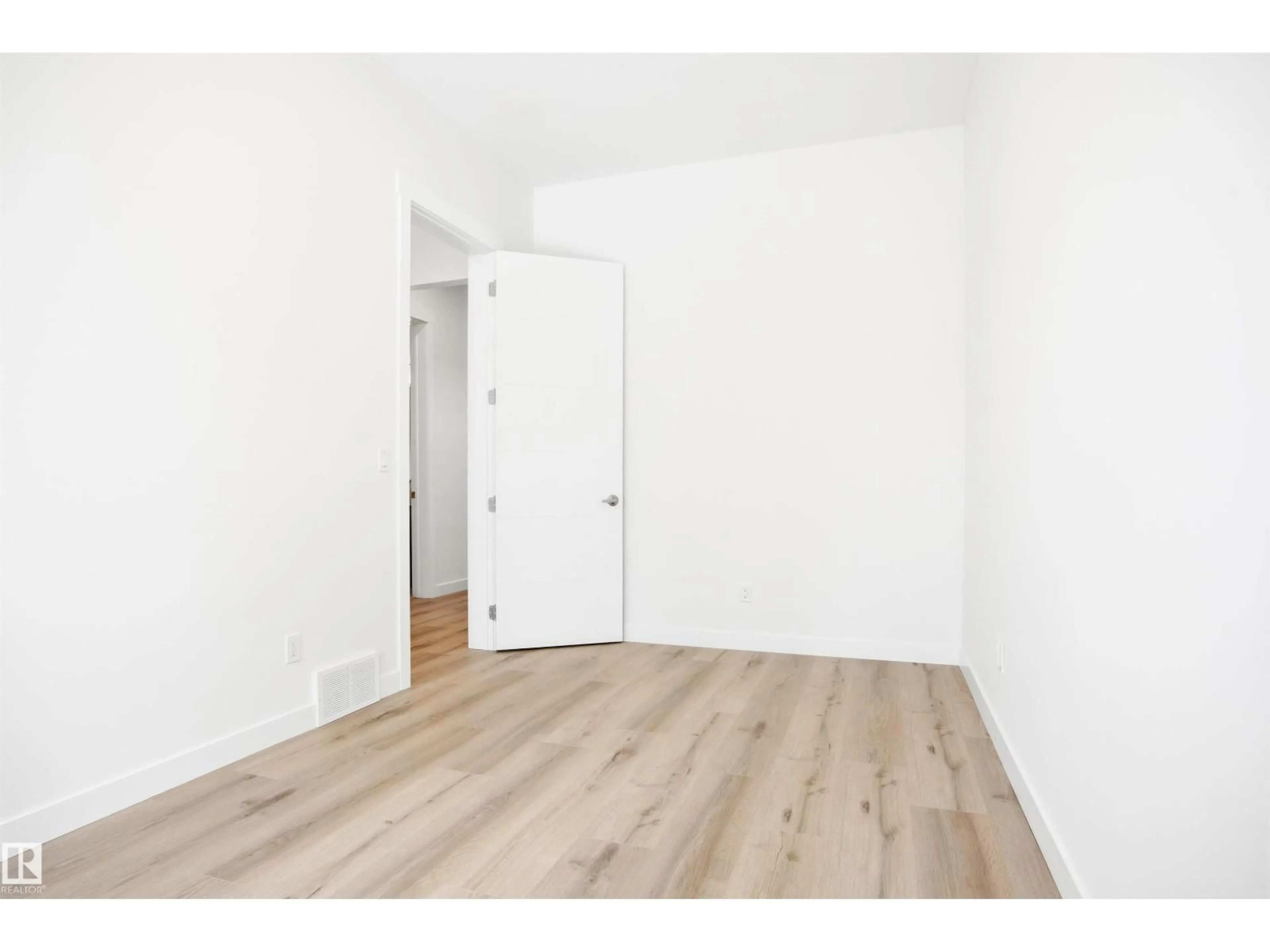 A pic of a room for NW - 9807 90 AV, Edmonton Alberta T6E2T2