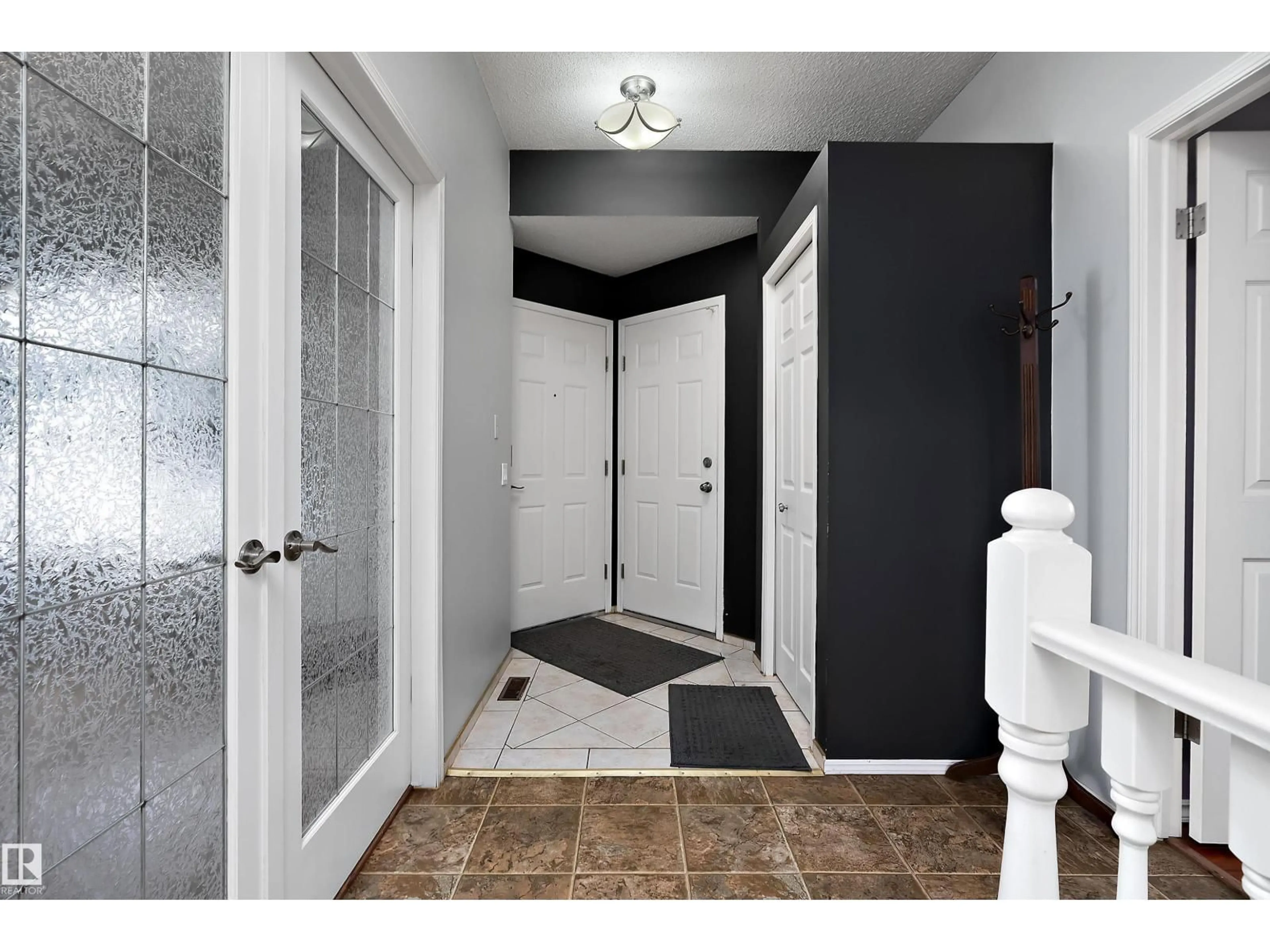 Indoor entryway for 3706 131A AV, Edmonton Alberta T5A4Y8