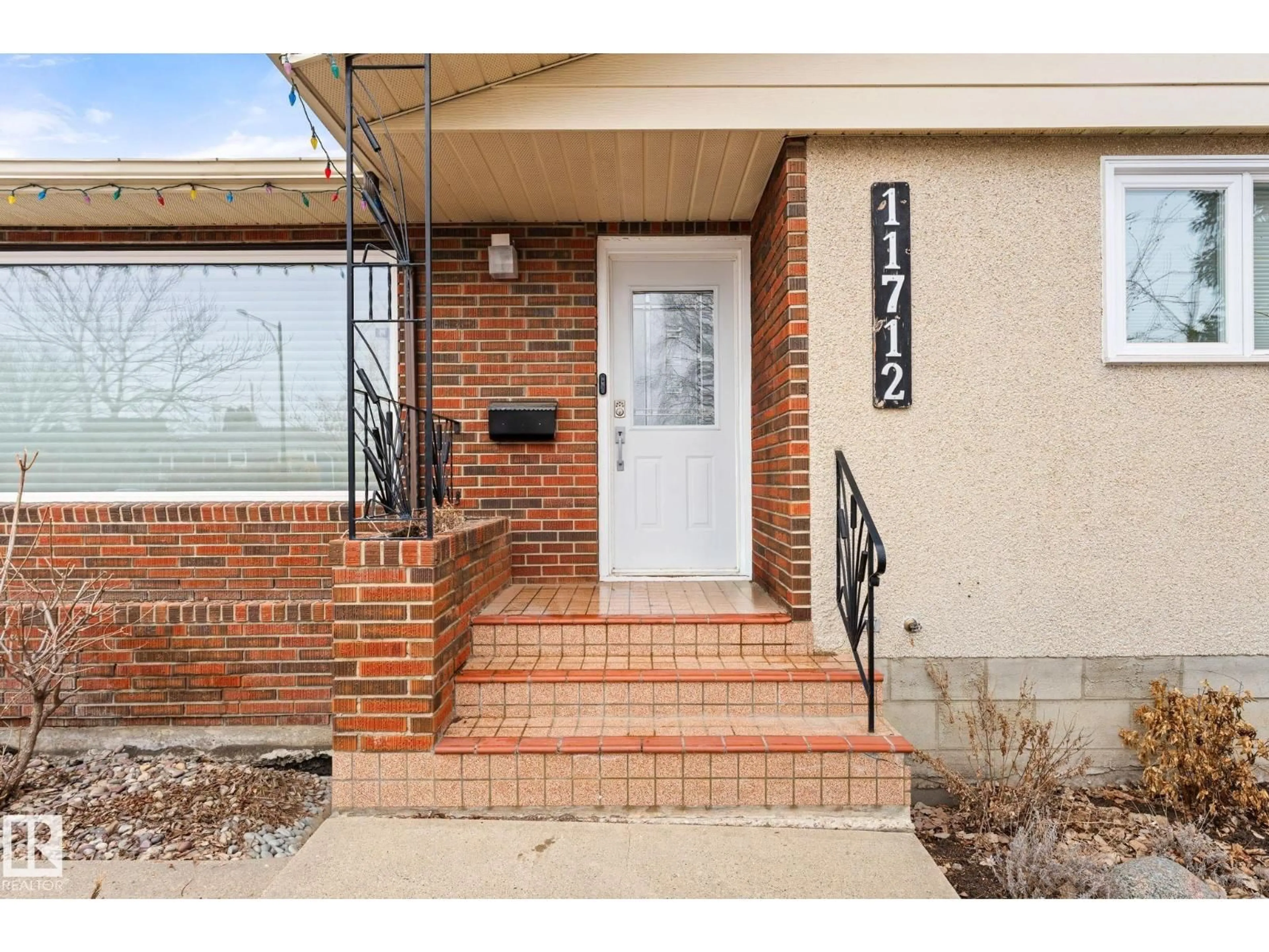 Unknown for 11712 48 AV, Edmonton Alberta T6H0E6