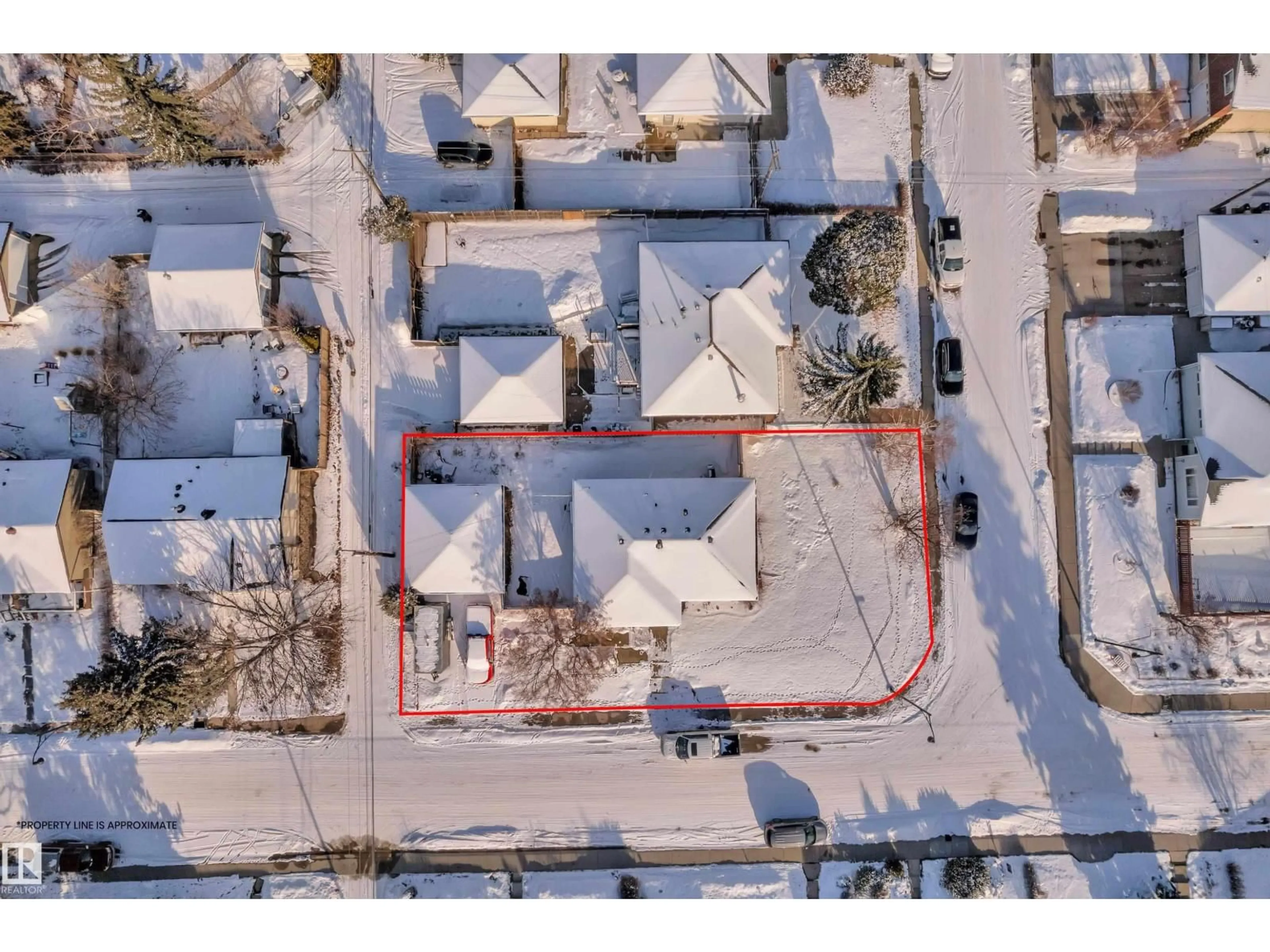 A pic from outside/outdoor area/front of a property/back of a property/a pic from drone, street for NW - 5303 114B ST, Edmonton Alberta T6H3N6
