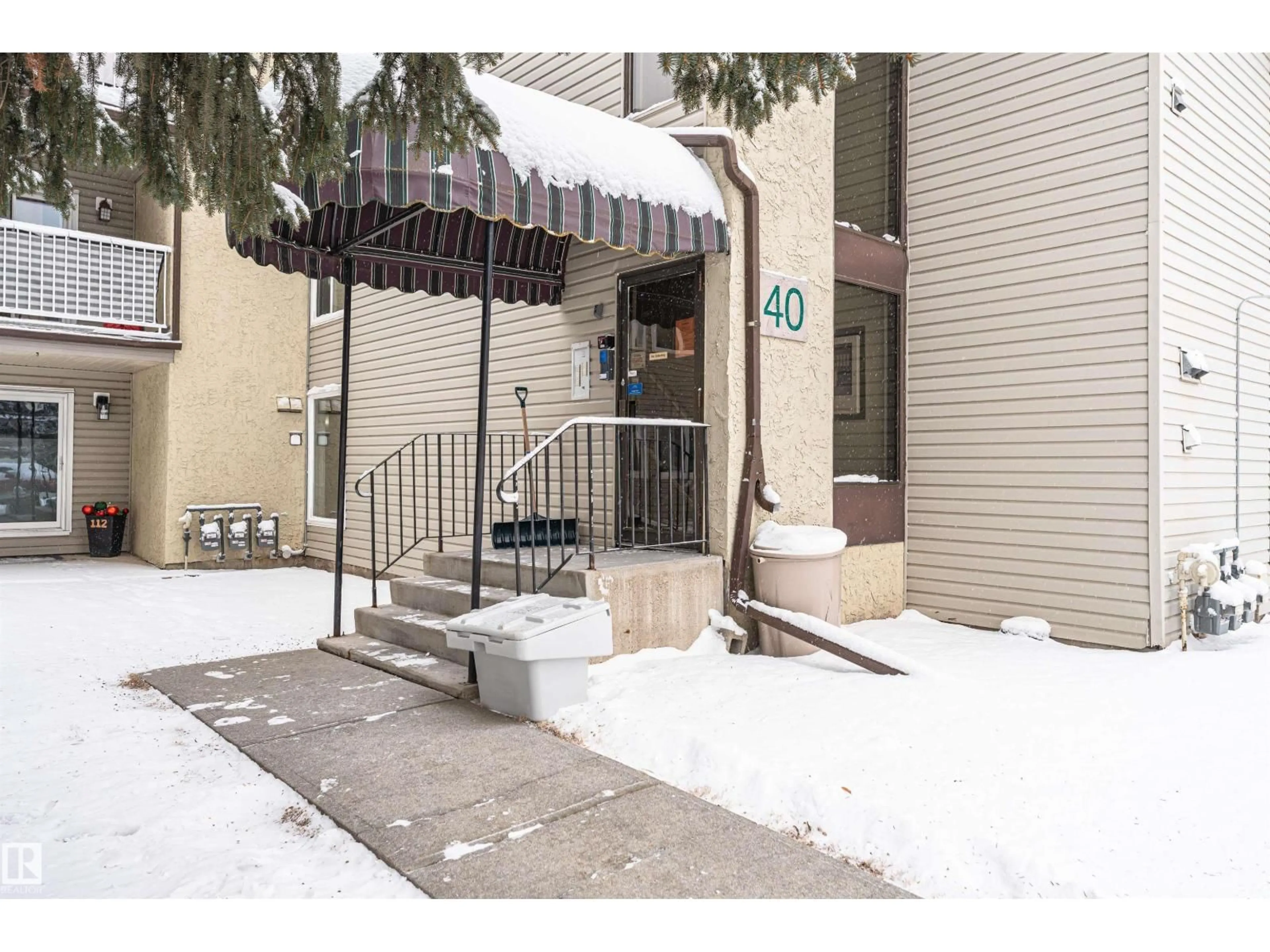 Patio, street for 312 ALPINE PL, St. Albert Alberta T8N3Y2