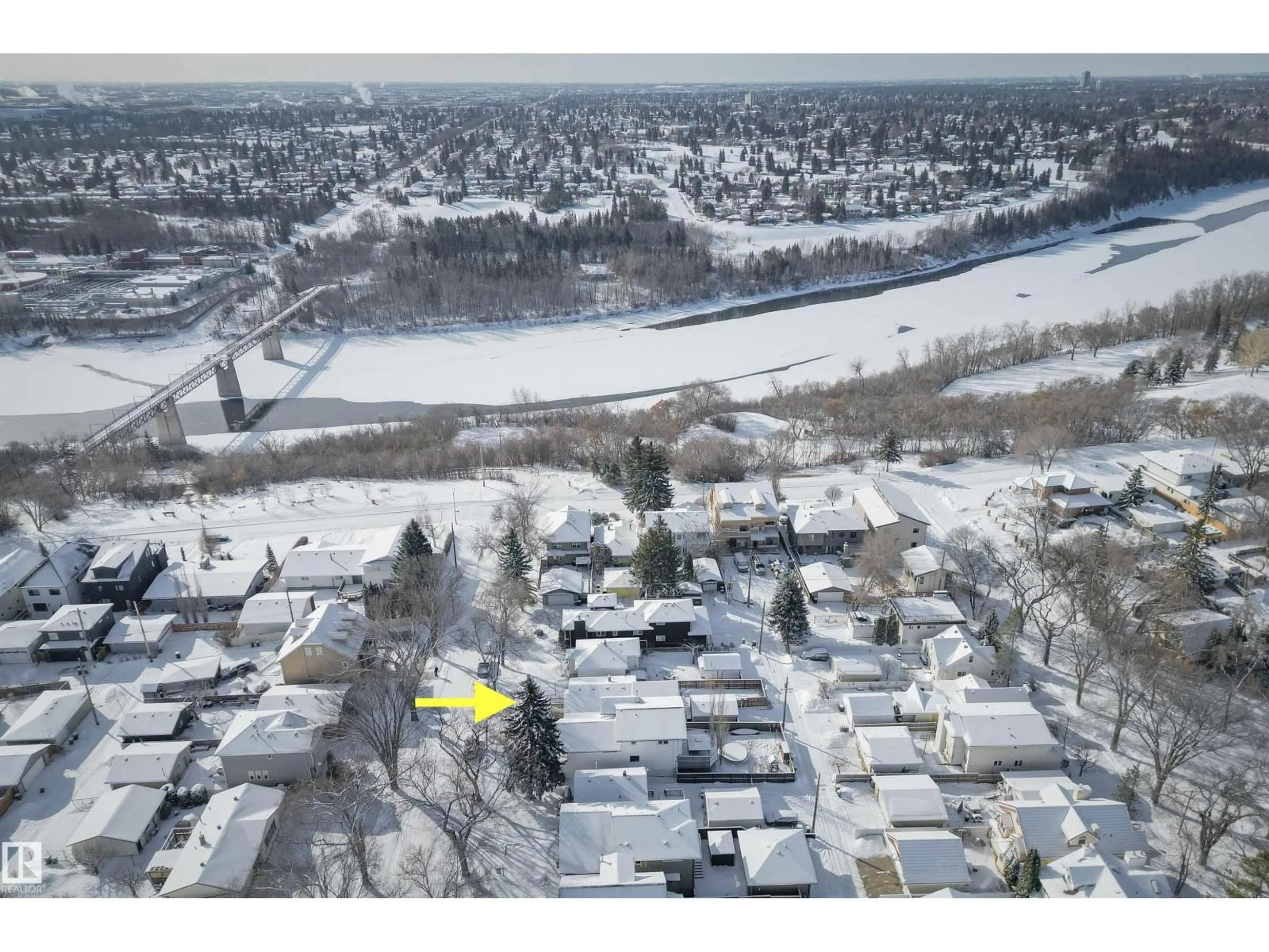 A pic from outside/outdoor area/front of a property/back of a property/a pic from drone, street for NW - 11116 52 ST, Edmonton Alberta T5W3H7