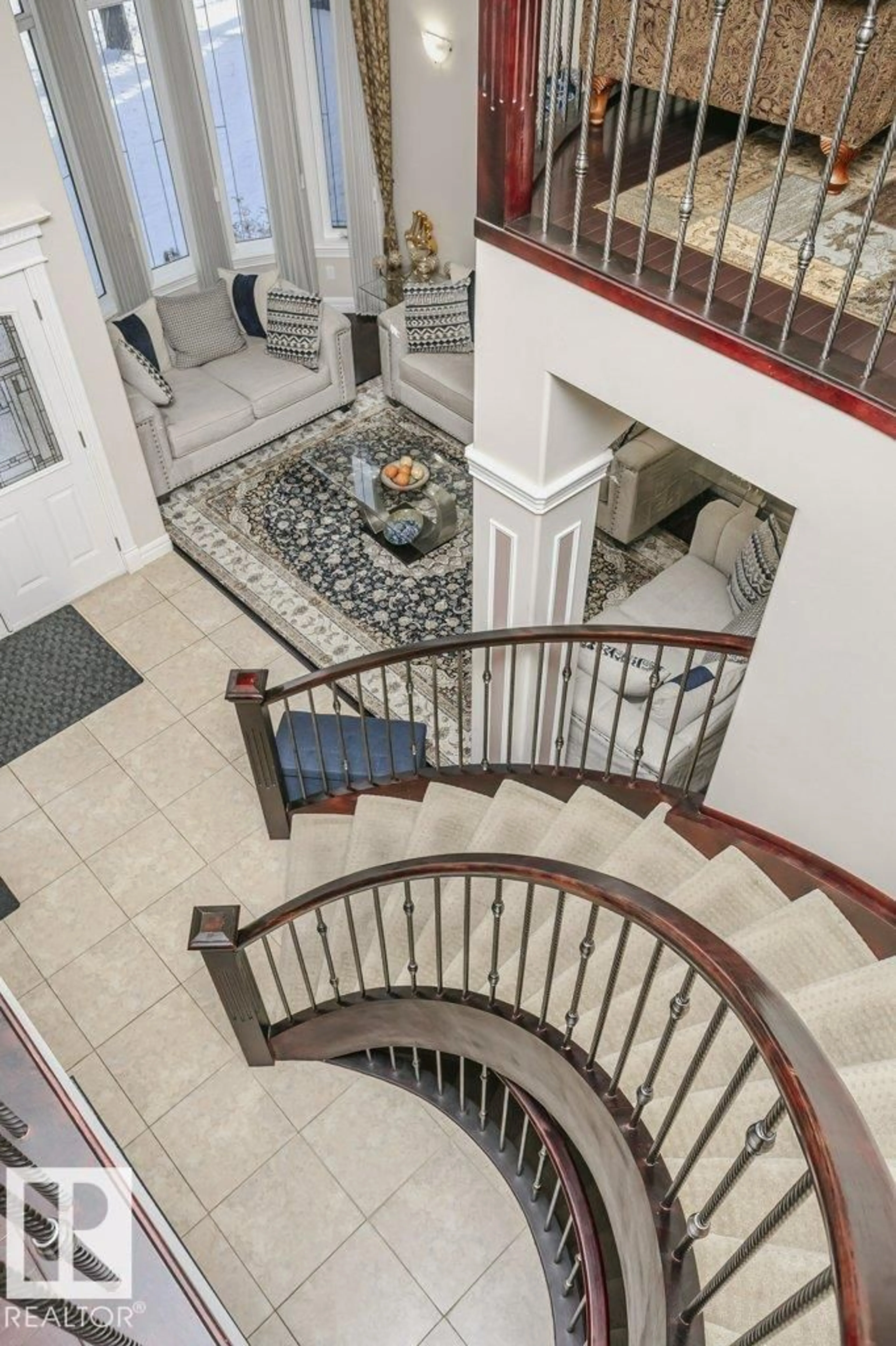 Indoor foyer for SW - 1520 67 ST, Edmonton Alberta T6X0G8