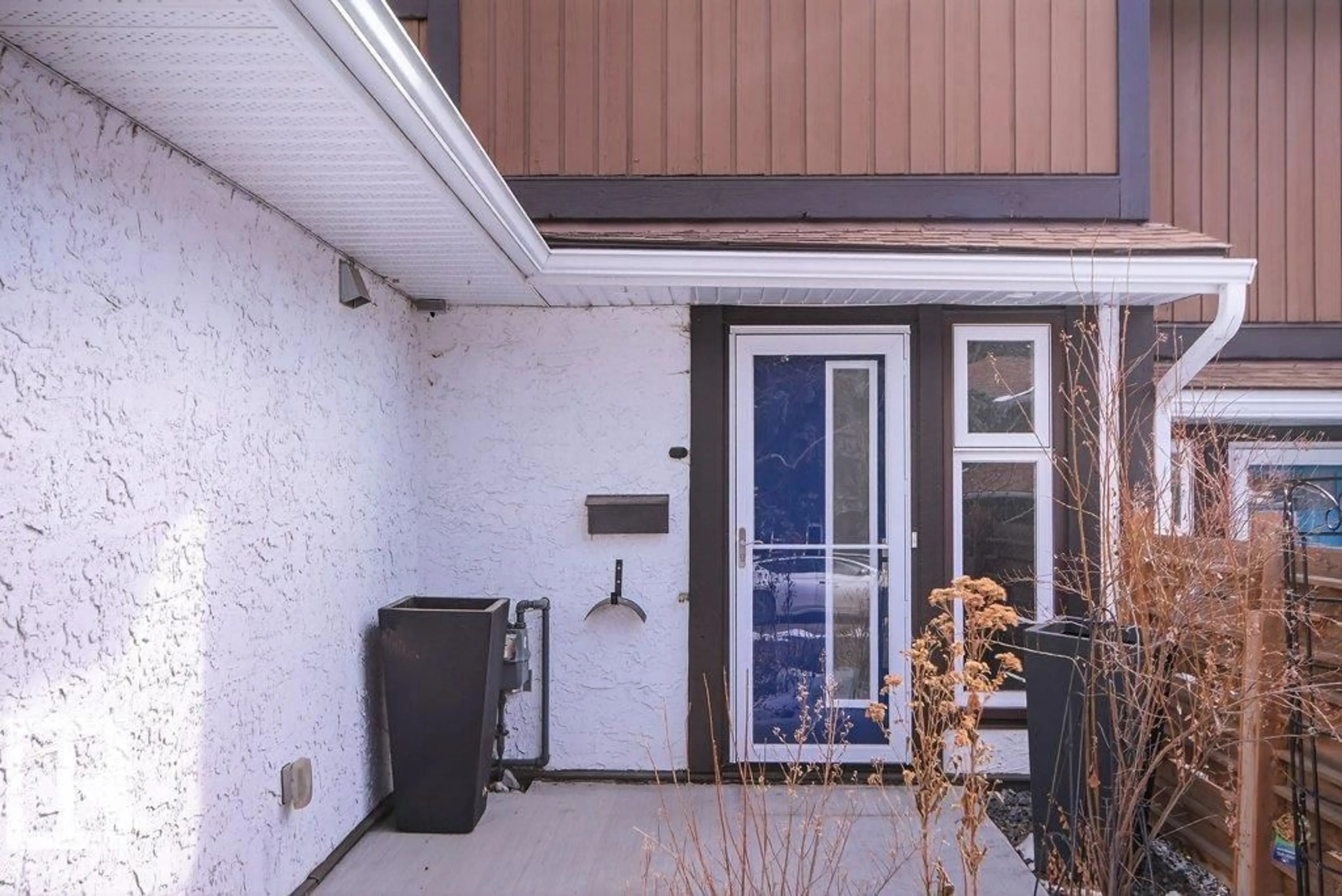 Patio, street for 91 HEARTHSTONE NW, Edmonton Alberta T6H5E5