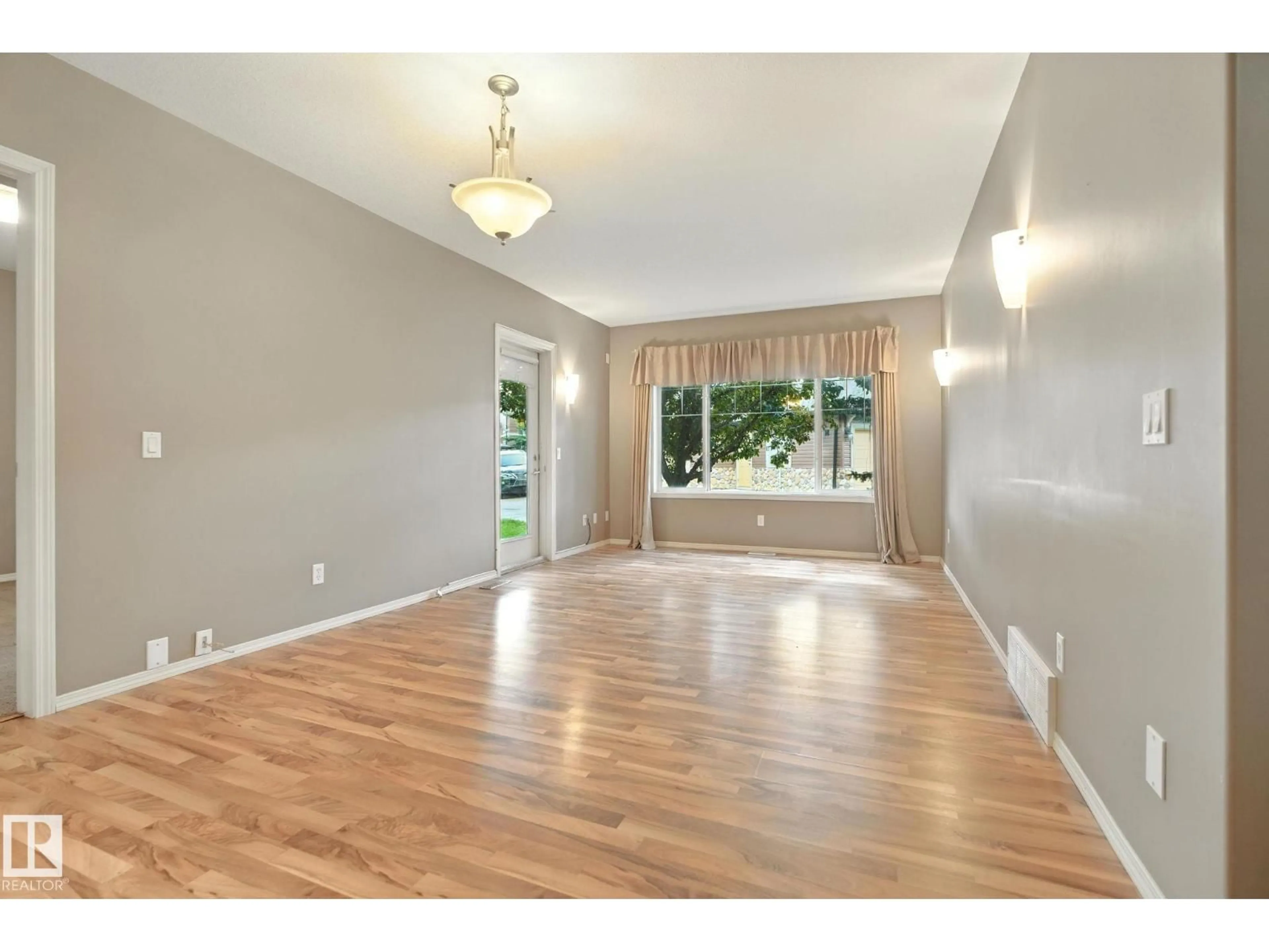 A pic of a room for #21 - 671 SILVER BERRY RD, Edmonton Alberta T6T0B7