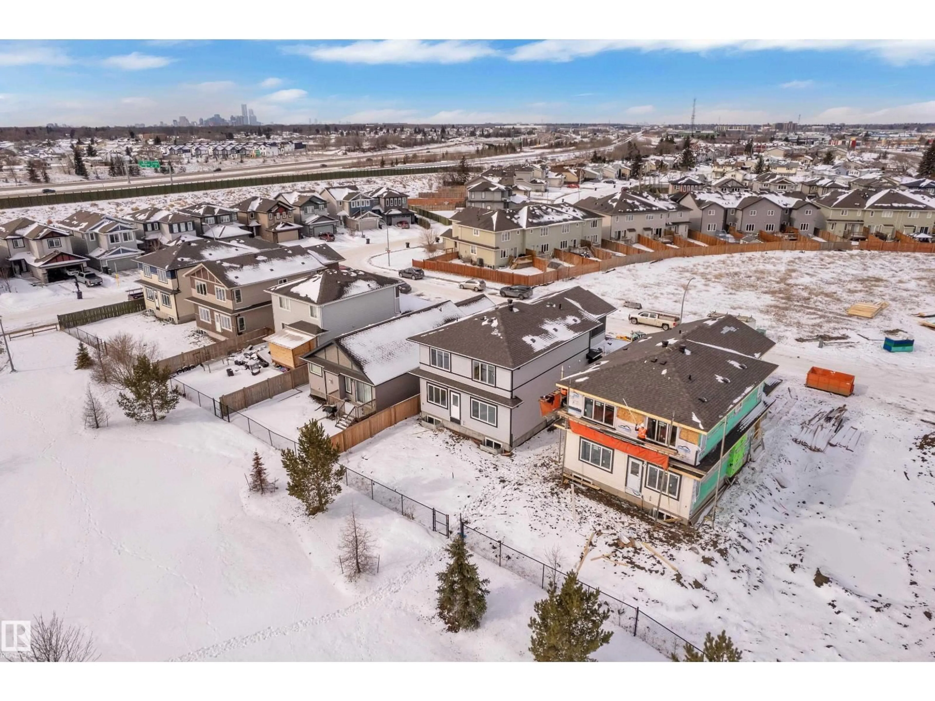 A pic from outside/outdoor area/front of a property/back of a property/a pic from drone, street for NW - 12619 44 ST, Edmonton Alberta T5A1V4