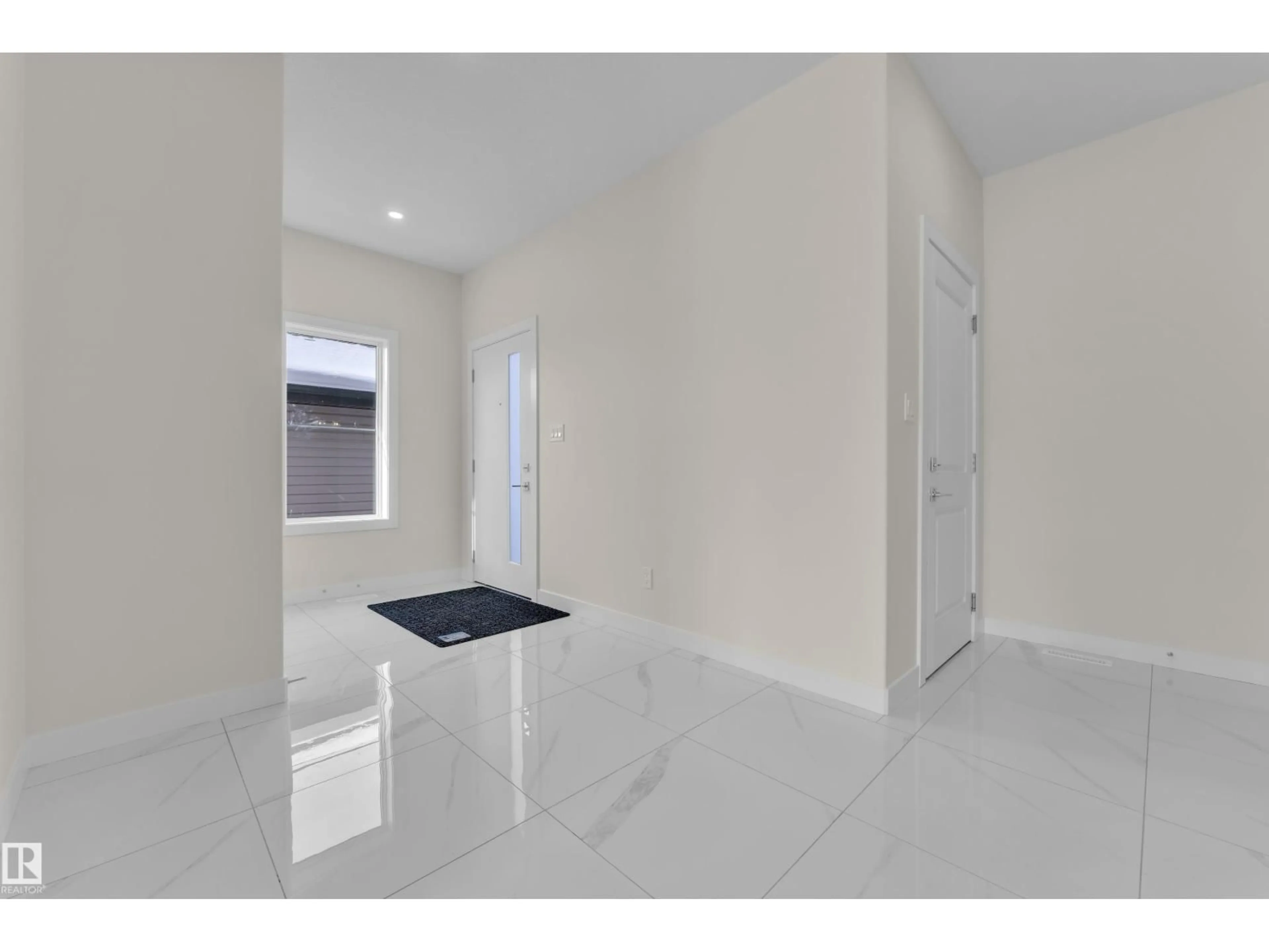 Unknown for NW - 12619 44 ST, Edmonton Alberta T5A1V4