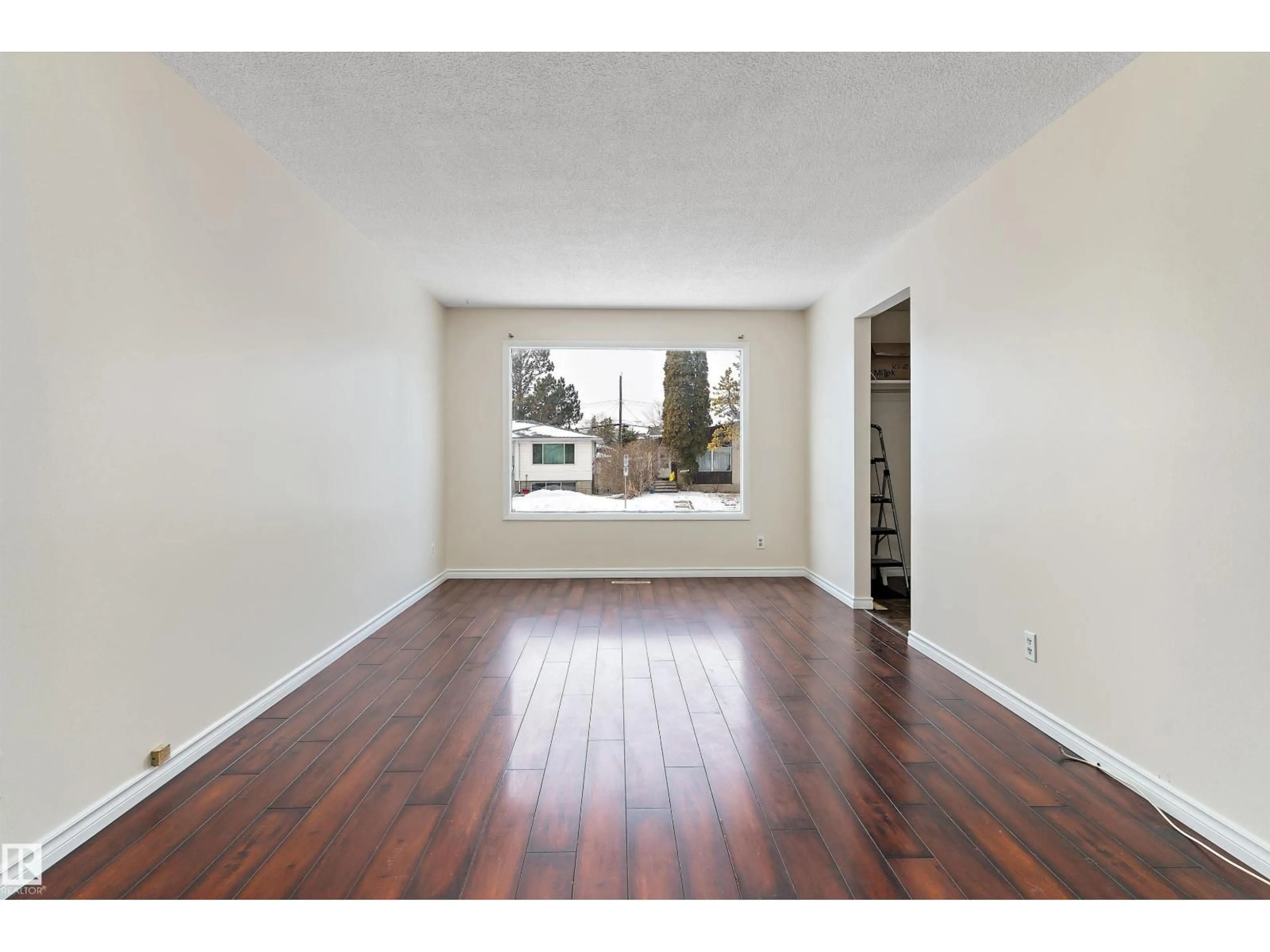 A pic of a room for 12721 90 ST, Edmonton Alberta T5E3L5
