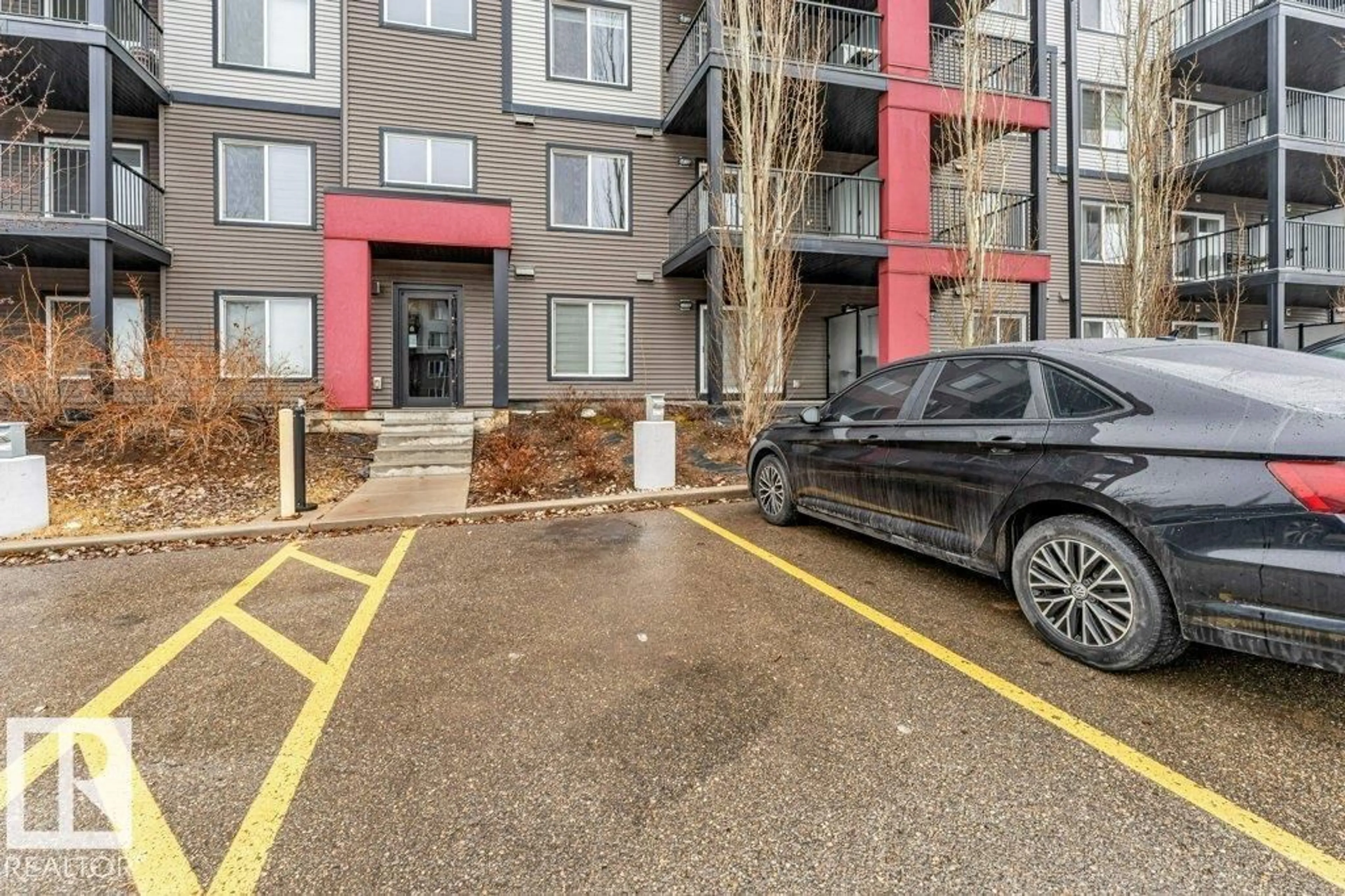Unknown for #221 - 5515 7 AV SW, Edmonton Alberta T6X2A8