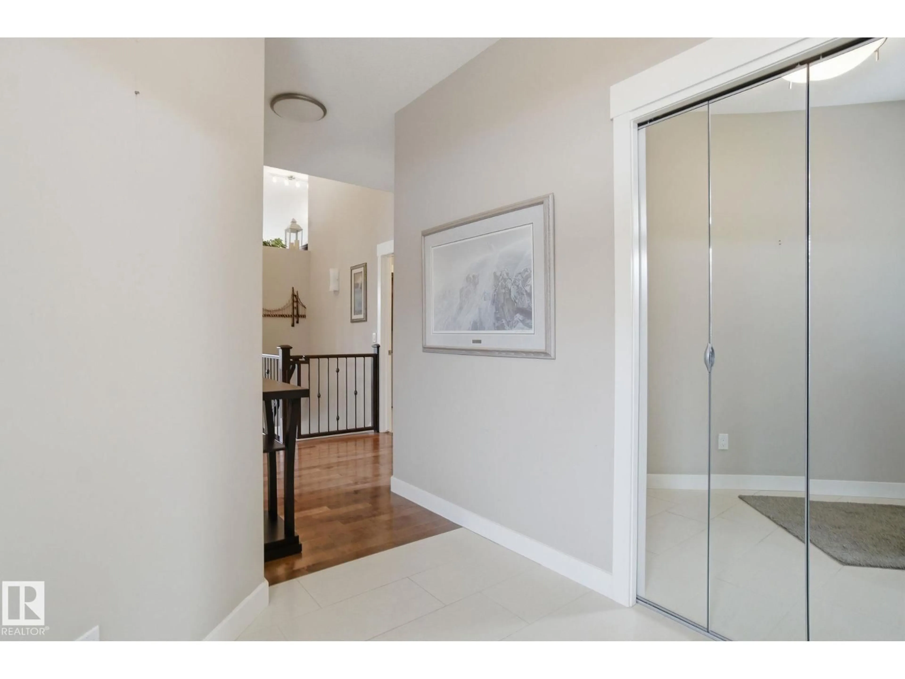 Indoor entryway for 3090 - 16 CAMERON HEIGHTS WY, Edmonton Alberta T6M0S7