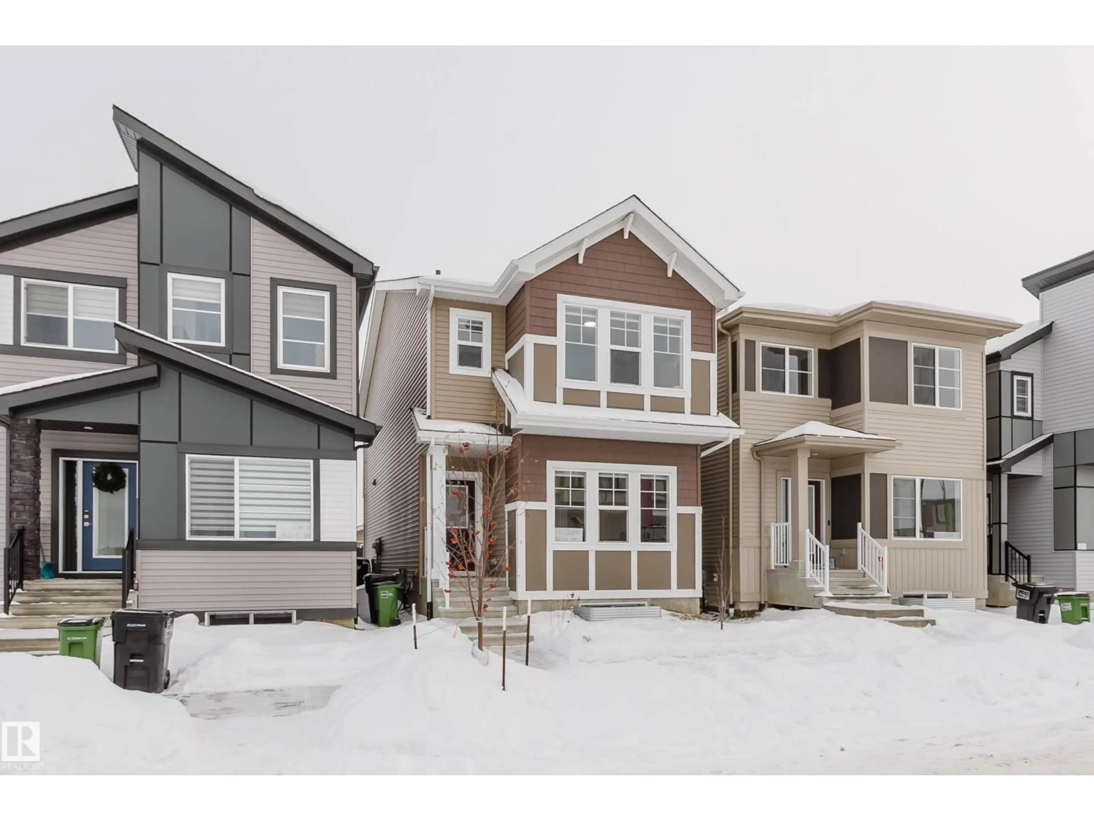 Home with vinyl exterior material, street for 343 EDGEMONT DR, Edmonton Alberta T6M3G7