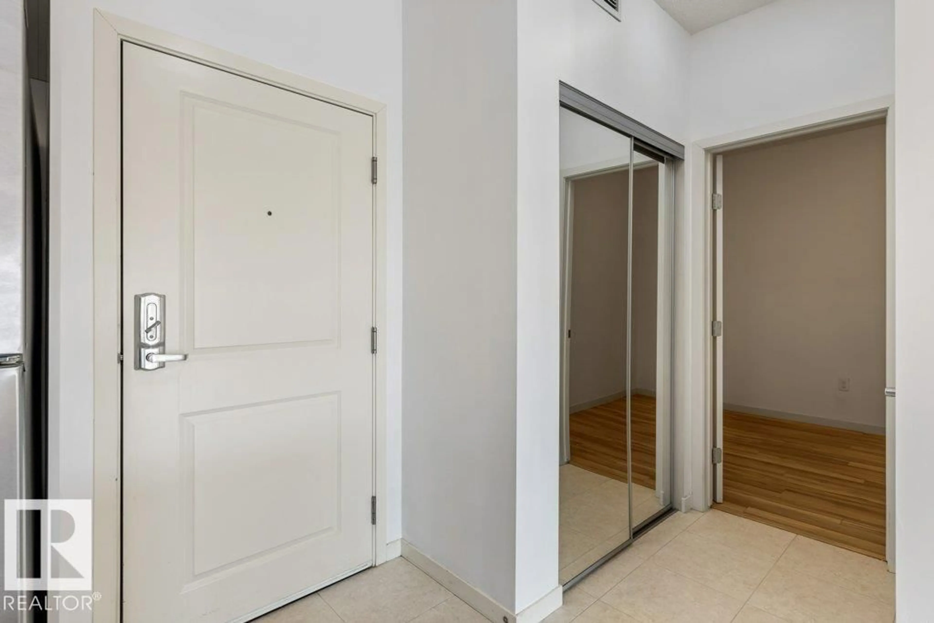 Indoor foyer for #444 - 1818 RUTHERFORD RD, Edmonton Alberta T6W2K6