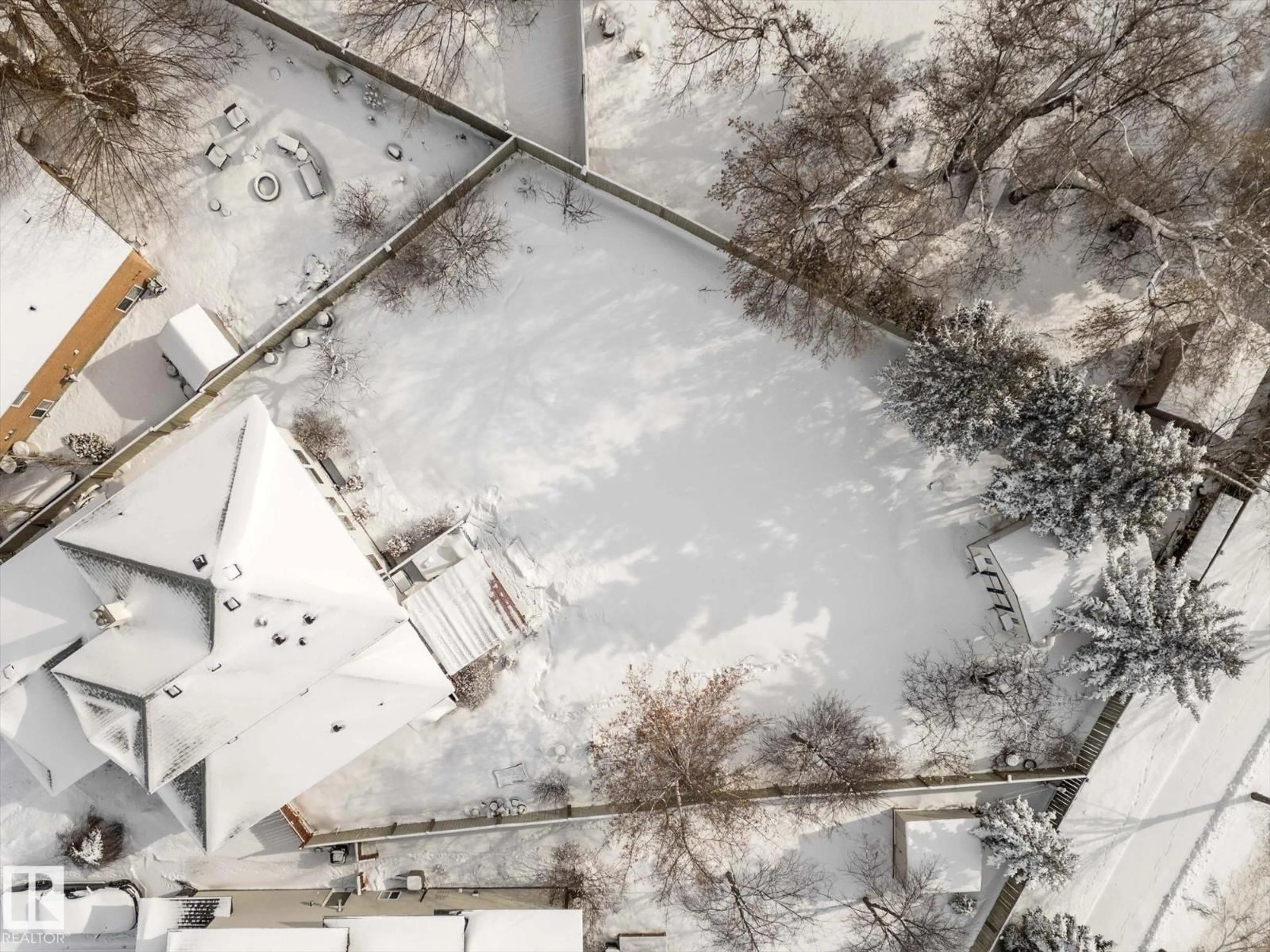 A pic from outside/outdoor area/front of a property/back of a property/a pic from drone, forest/trees view for 31 LAKEWOOD COVE, Spruce Grove Alberta T7X4B4