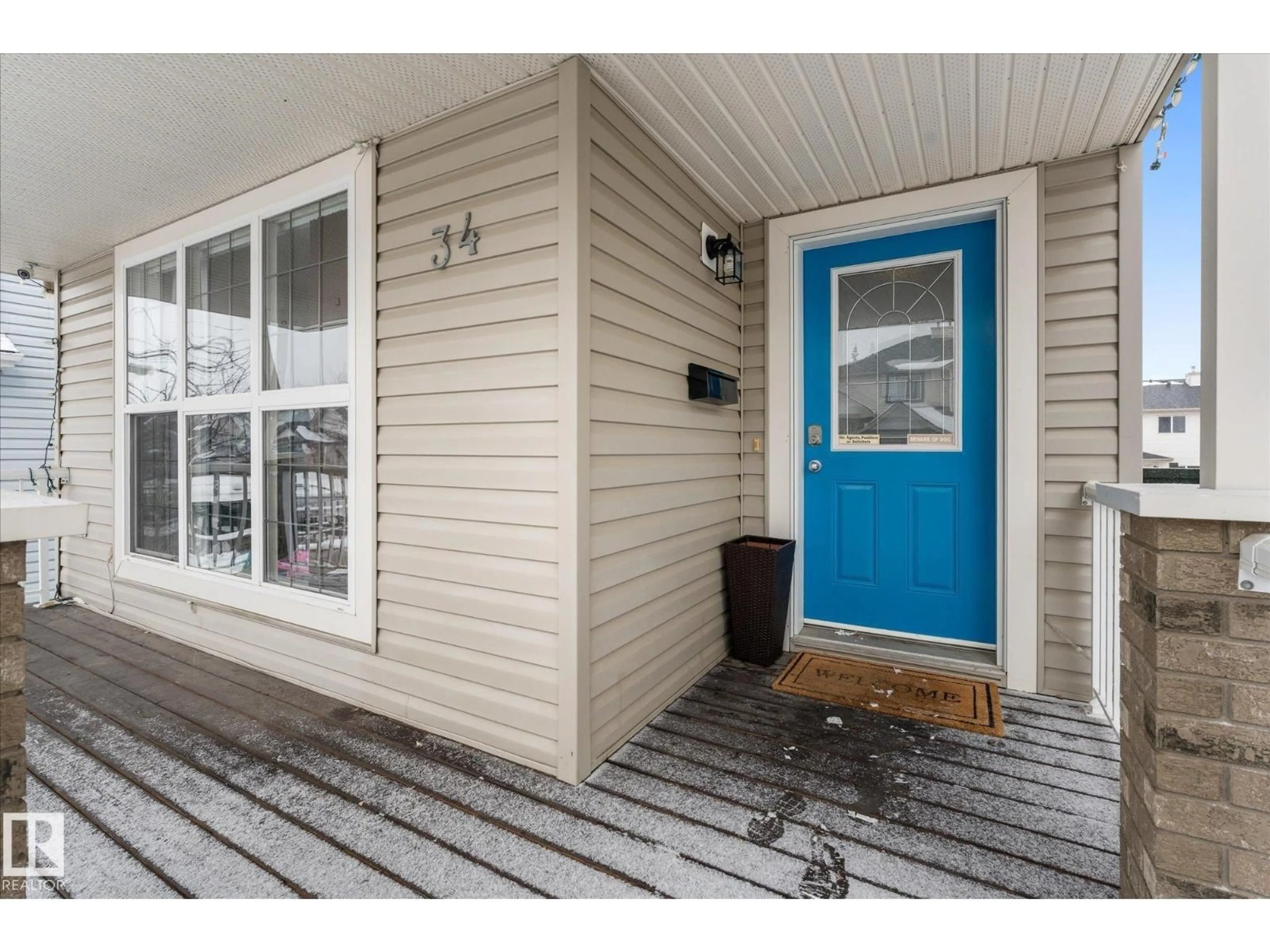 Indoor entryway for 34 VAUGHN AV, Spruce Grove Alberta T7X4R9
