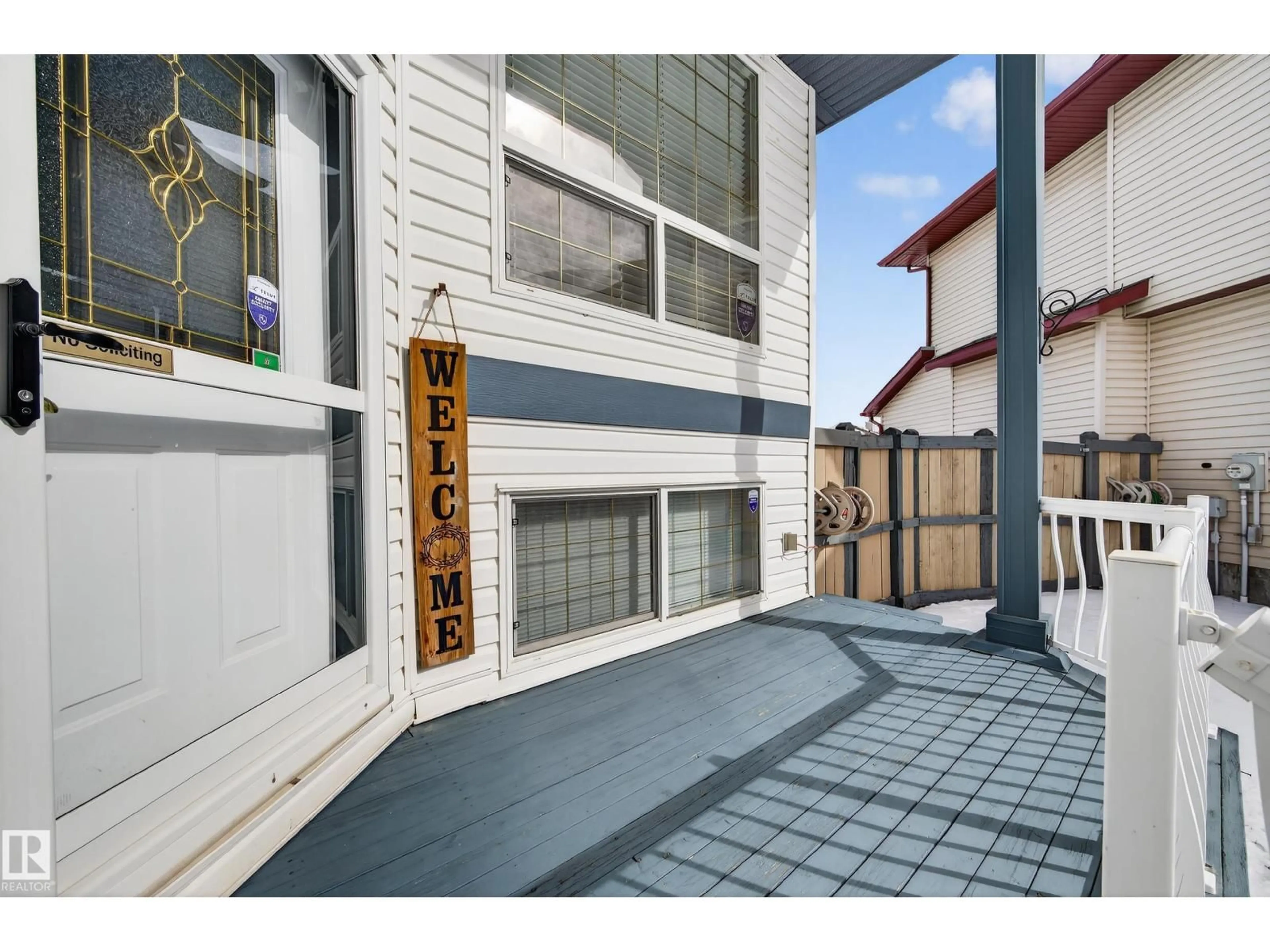 Unknown for 15215 44 ST, Edmonton Alberta T5Y2C4