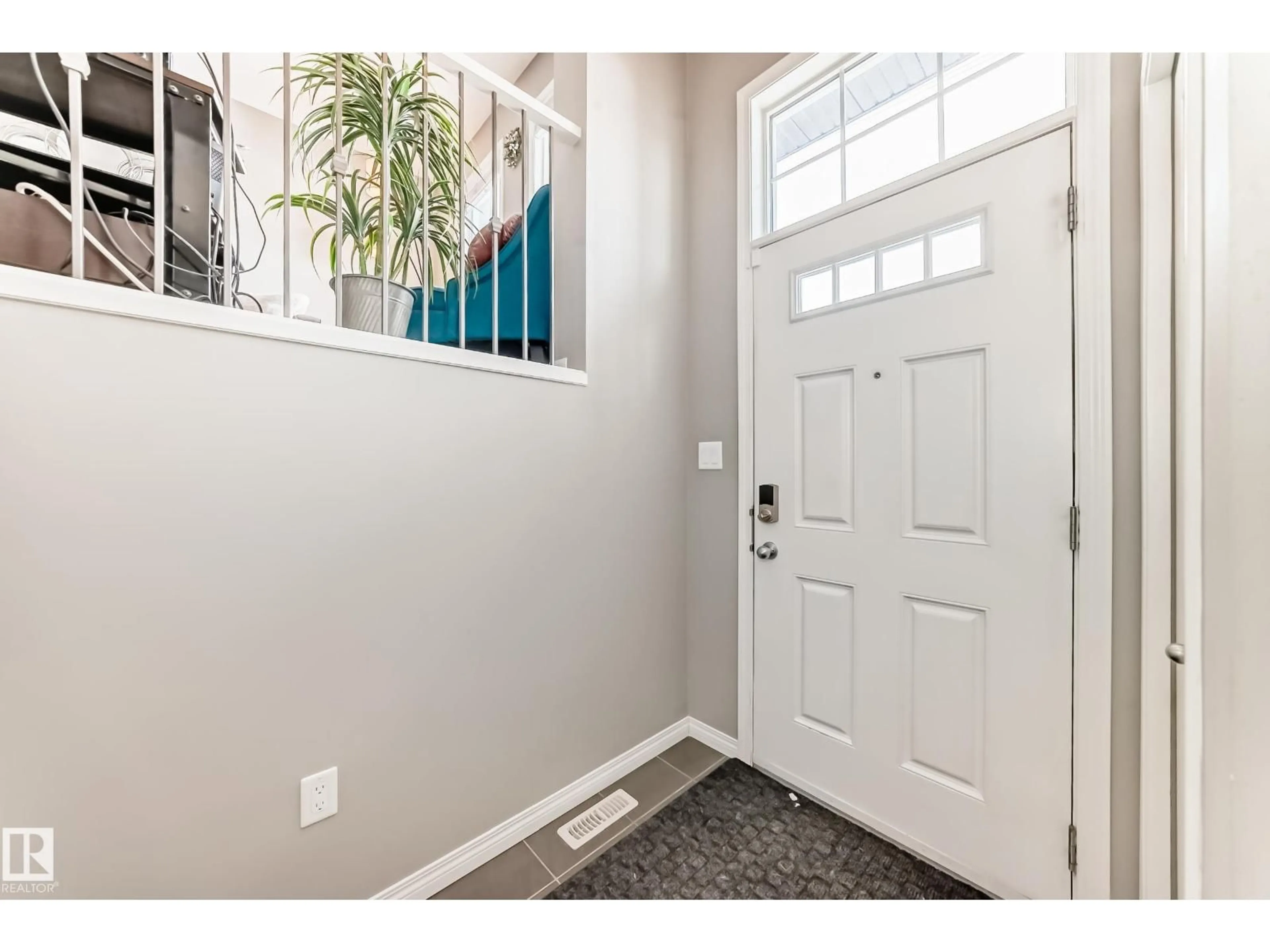 Indoor entryway for #86 - 4029 ORCHARDS DR, Edmonton Alberta T6X1V2