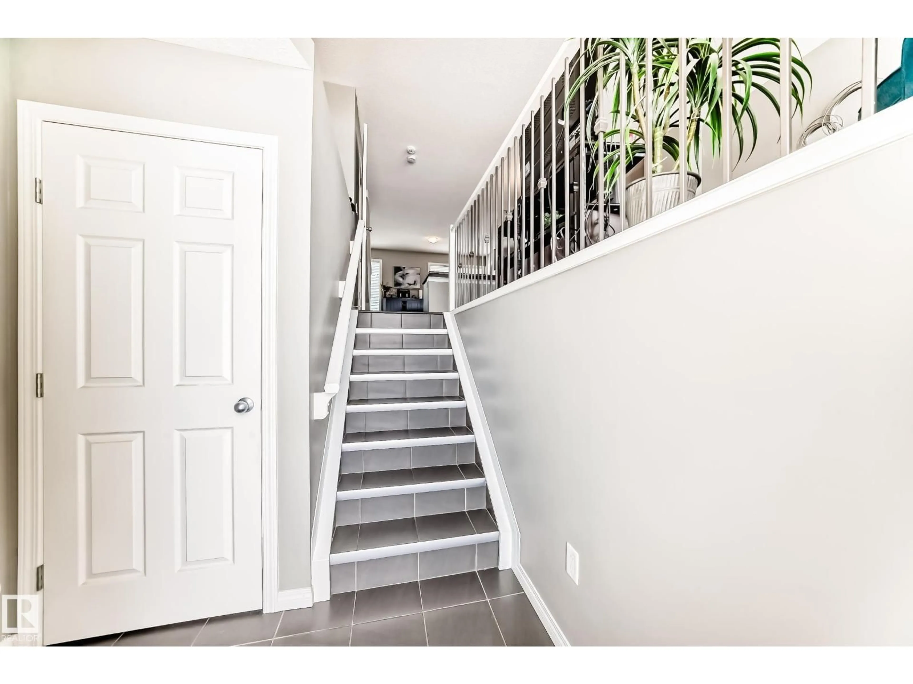 Indoor entryway for #86 - 4029 ORCHARDS DR, Edmonton Alberta T6X1V2