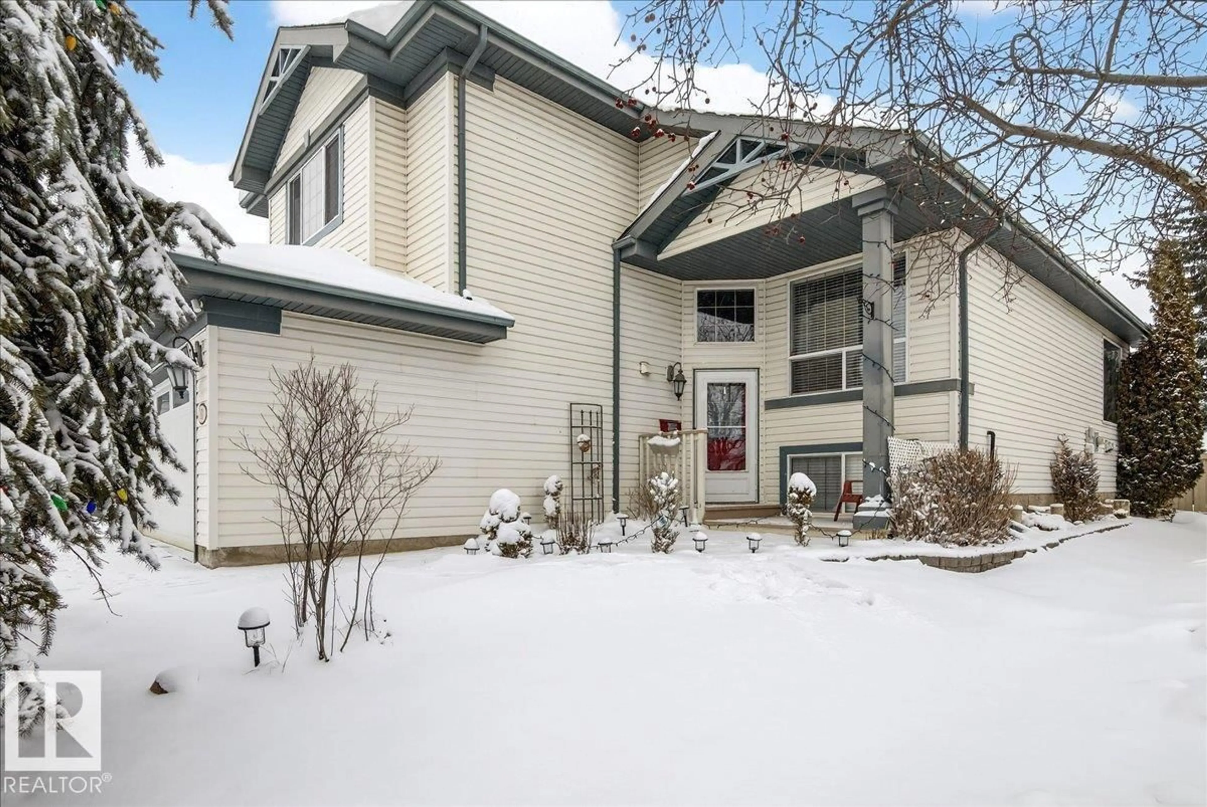 Home with vinyl exterior material, street for 83 HAMILTON CR, St. Albert Alberta T8N6R9