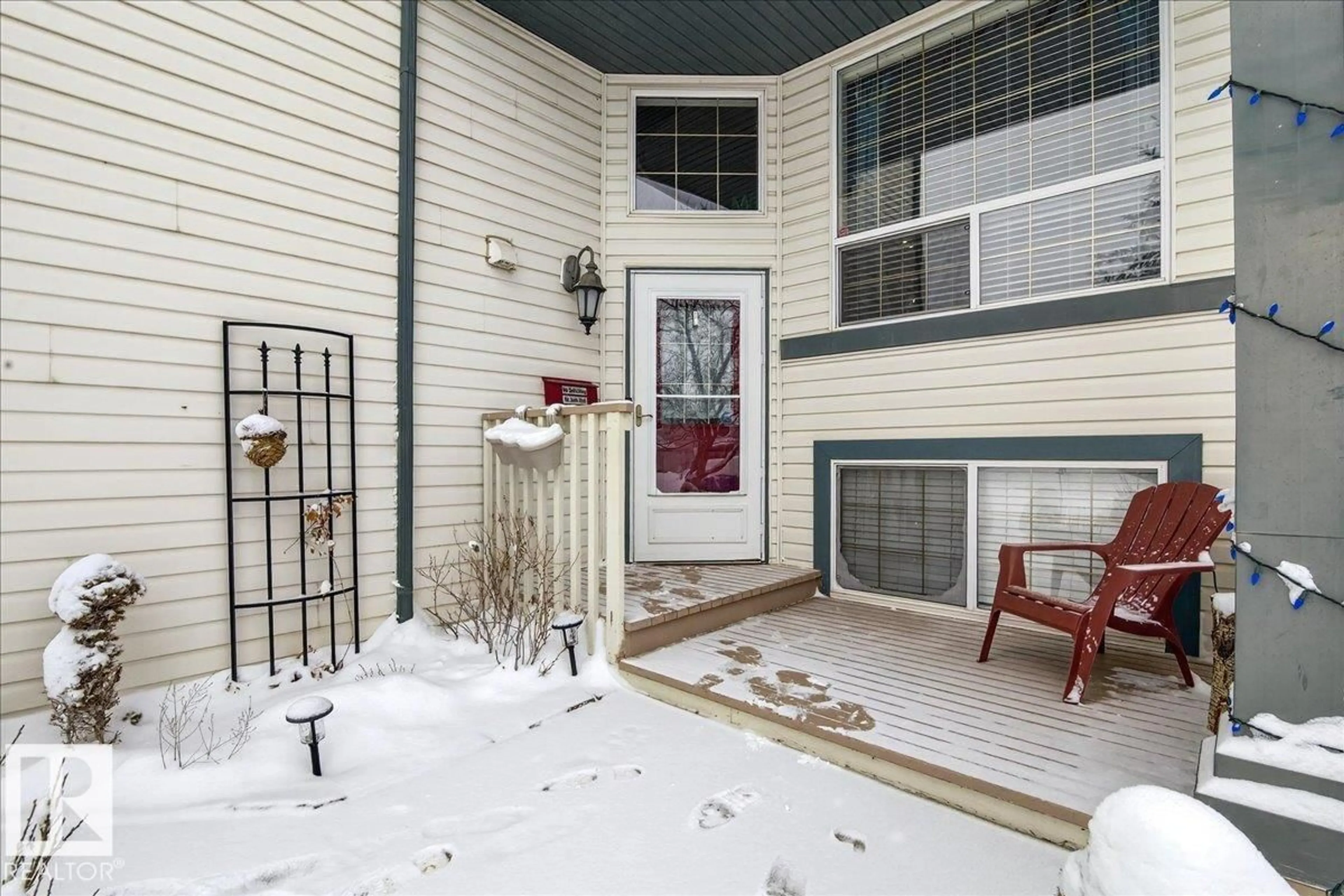 Patio, street for 83 HAMILTON CR, St. Albert Alberta T8N6R9