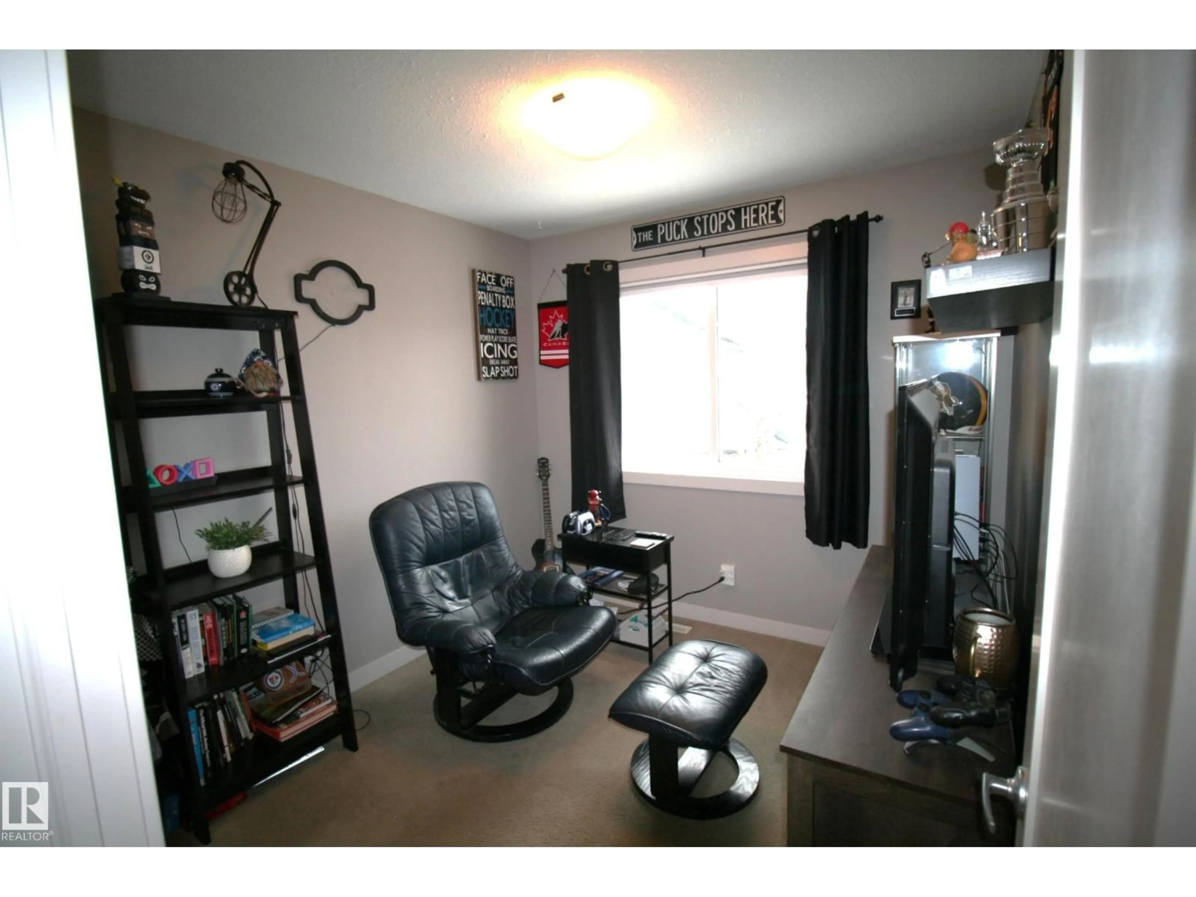 A pic of a room for 1768 CUNNINGHAM WY, Edmonton Alberta T6W2J5