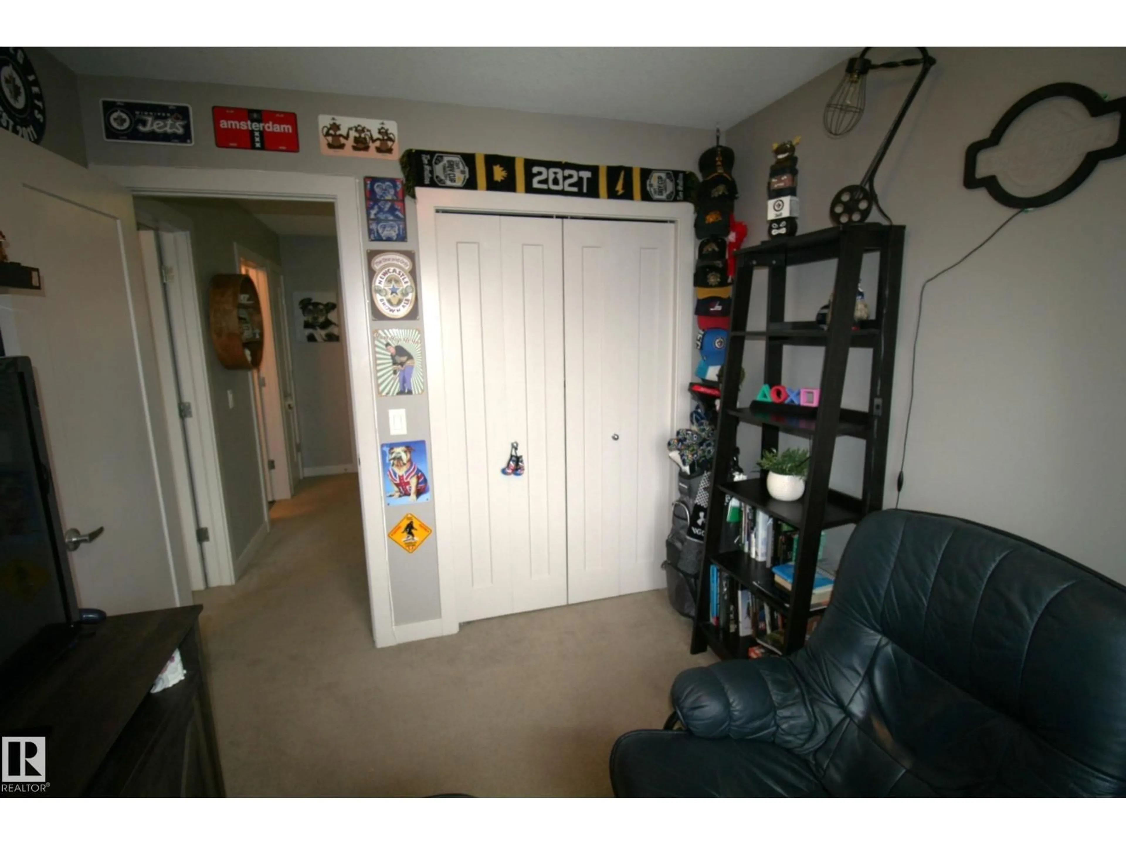 A pic of a room for 1768 CUNNINGHAM WY, Edmonton Alberta T6W2J5