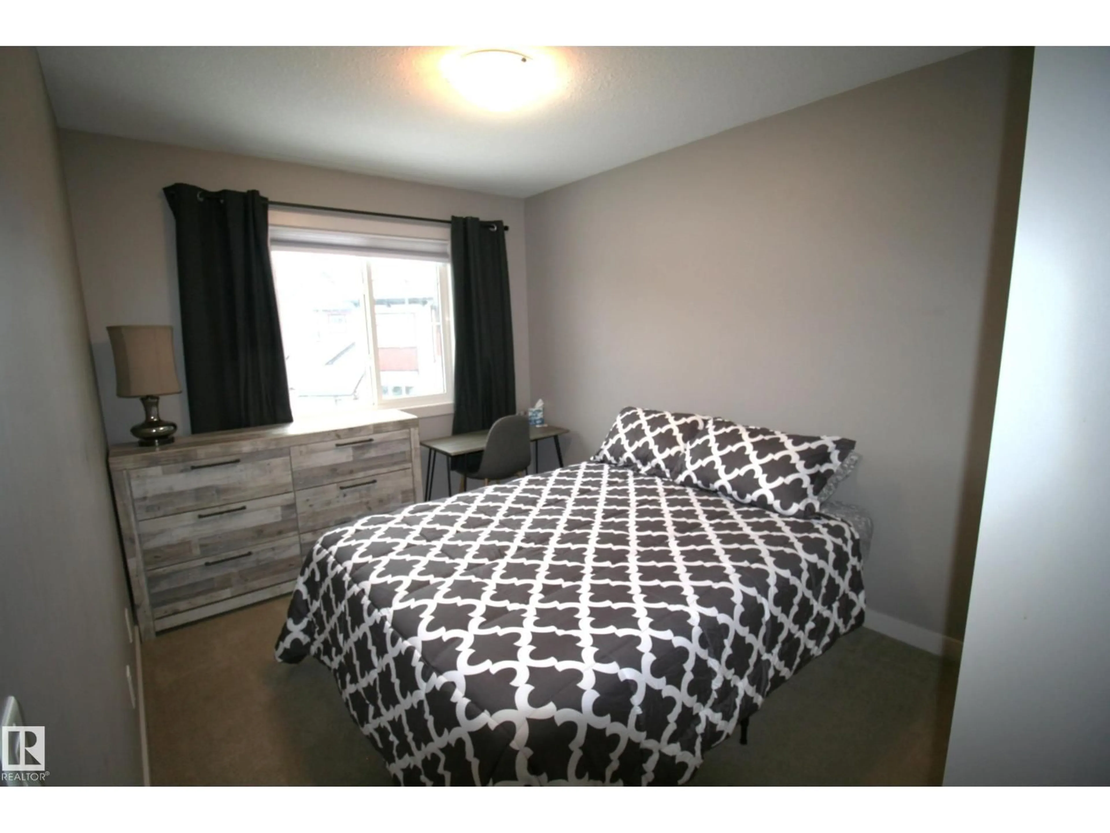 A pic of a room for 1768 CUNNINGHAM WY, Edmonton Alberta T6W2J5