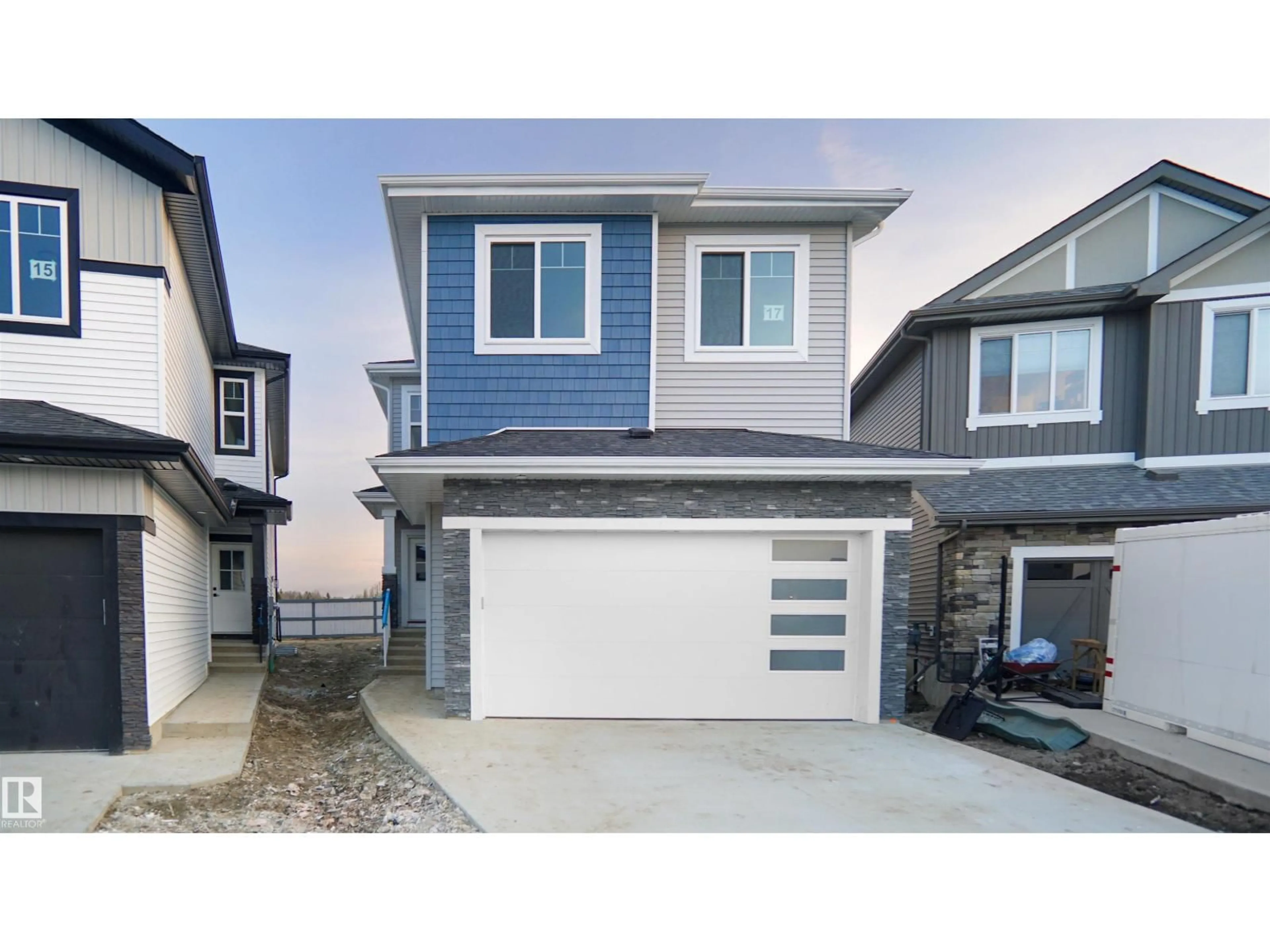 Home with vinyl exterior material, street for 45 MEADOWGROVE LN, Spruce Grove Alberta T7X0W2