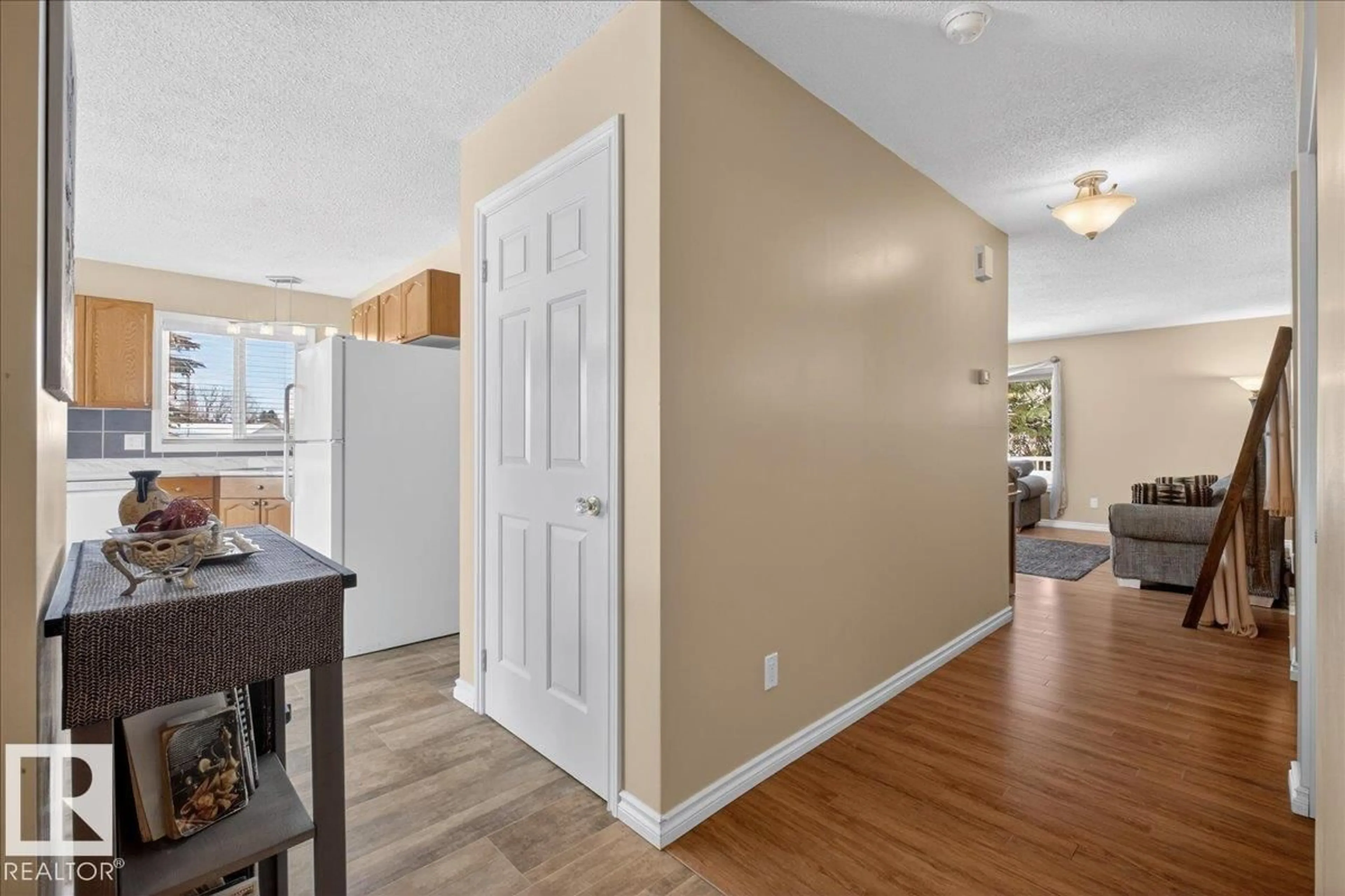 Indoor entryway for 227 KNOTTWOOD RD, Edmonton Alberta T6K4B9