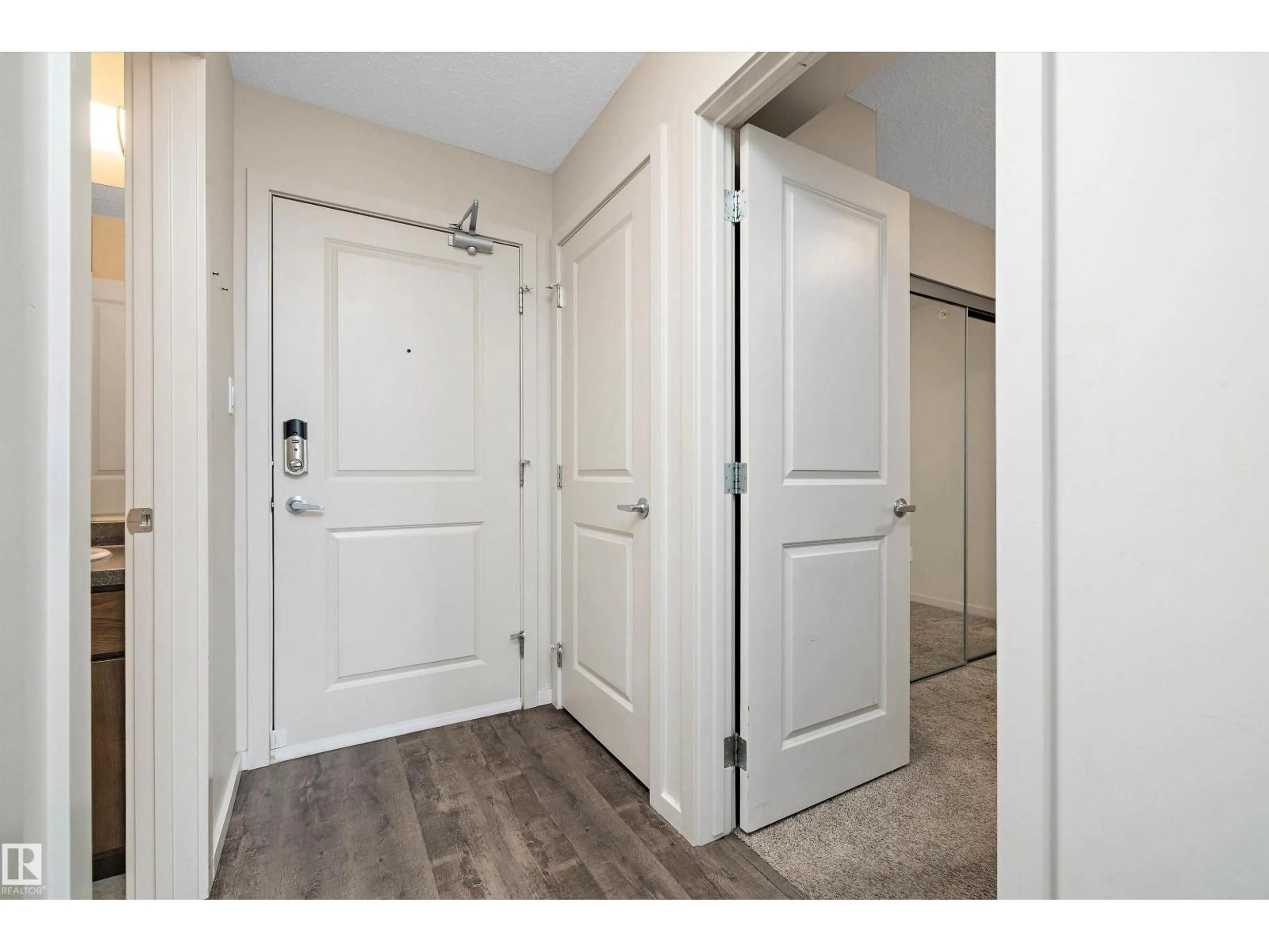 Indoor entryway for #414 - 5404 7 AVE SW, Edmonton Alberta T6X2K4