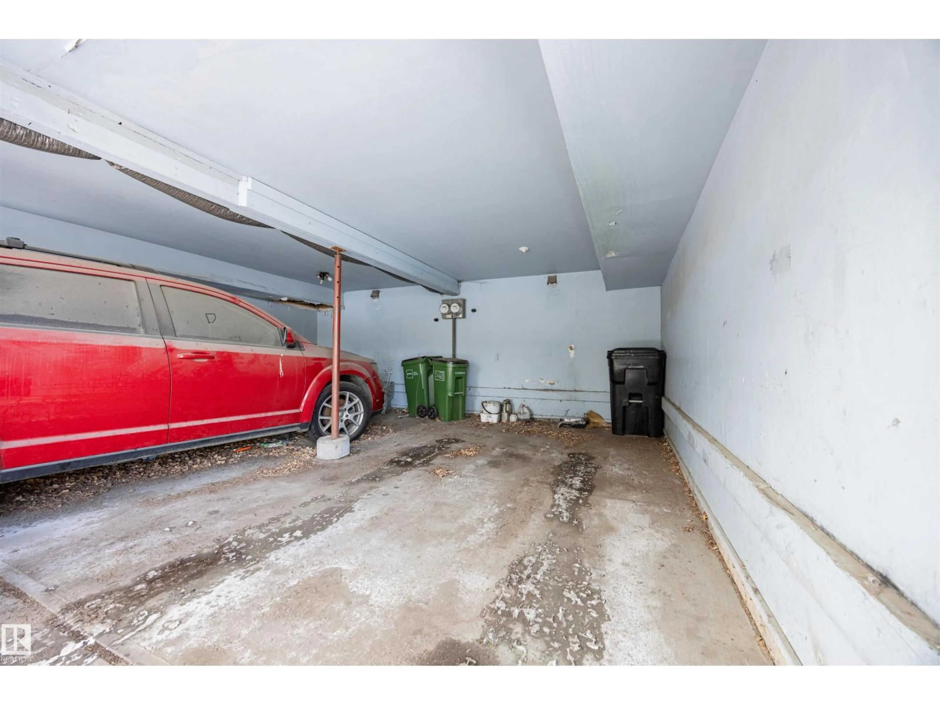 Indoor garage for 774 ABBOTTSFIELD RD NW, Edmonton Alberta T5W4R4