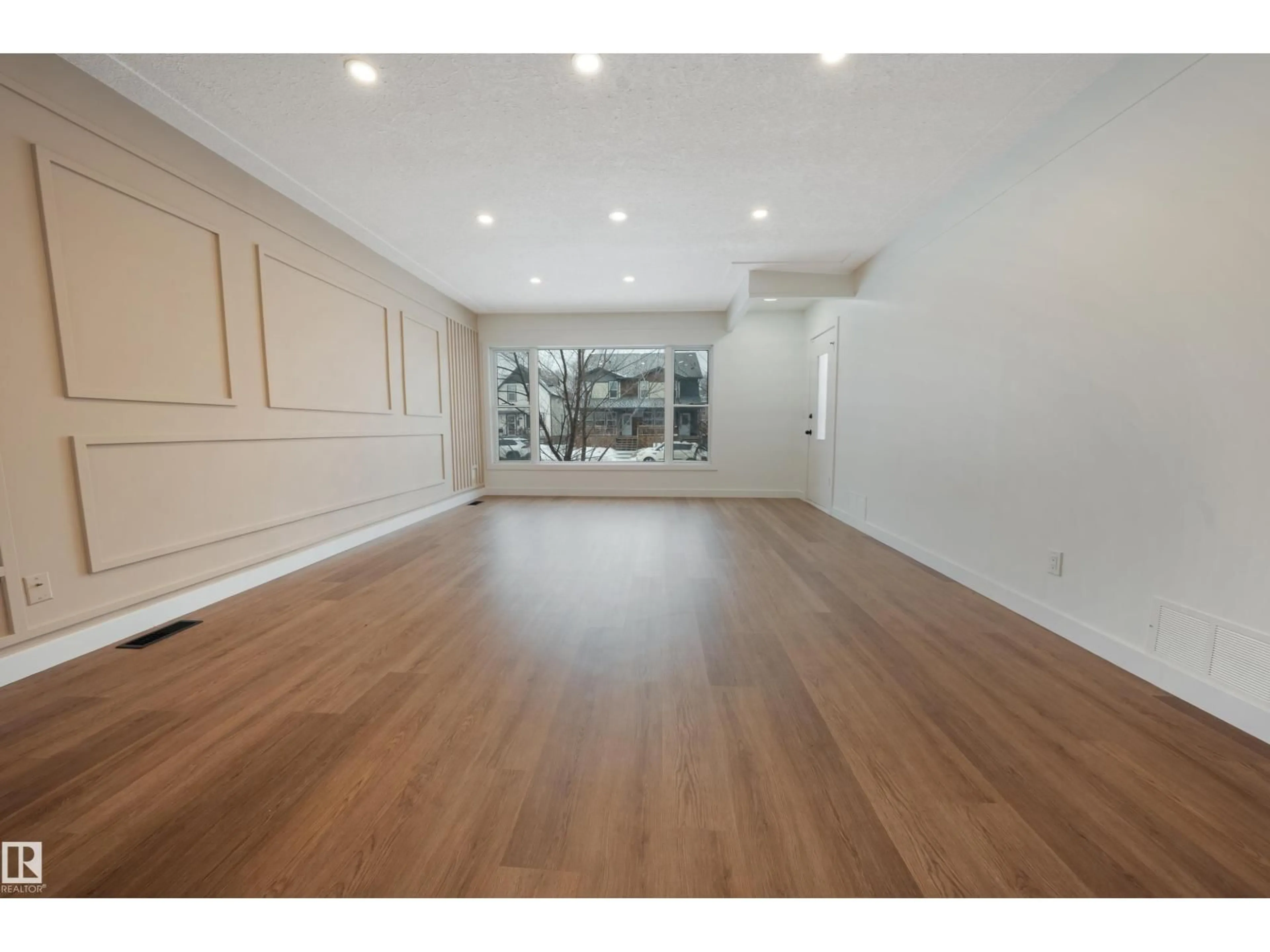 A pic of a room for 12033 54 ST, Edmonton Alberta T5W3N2