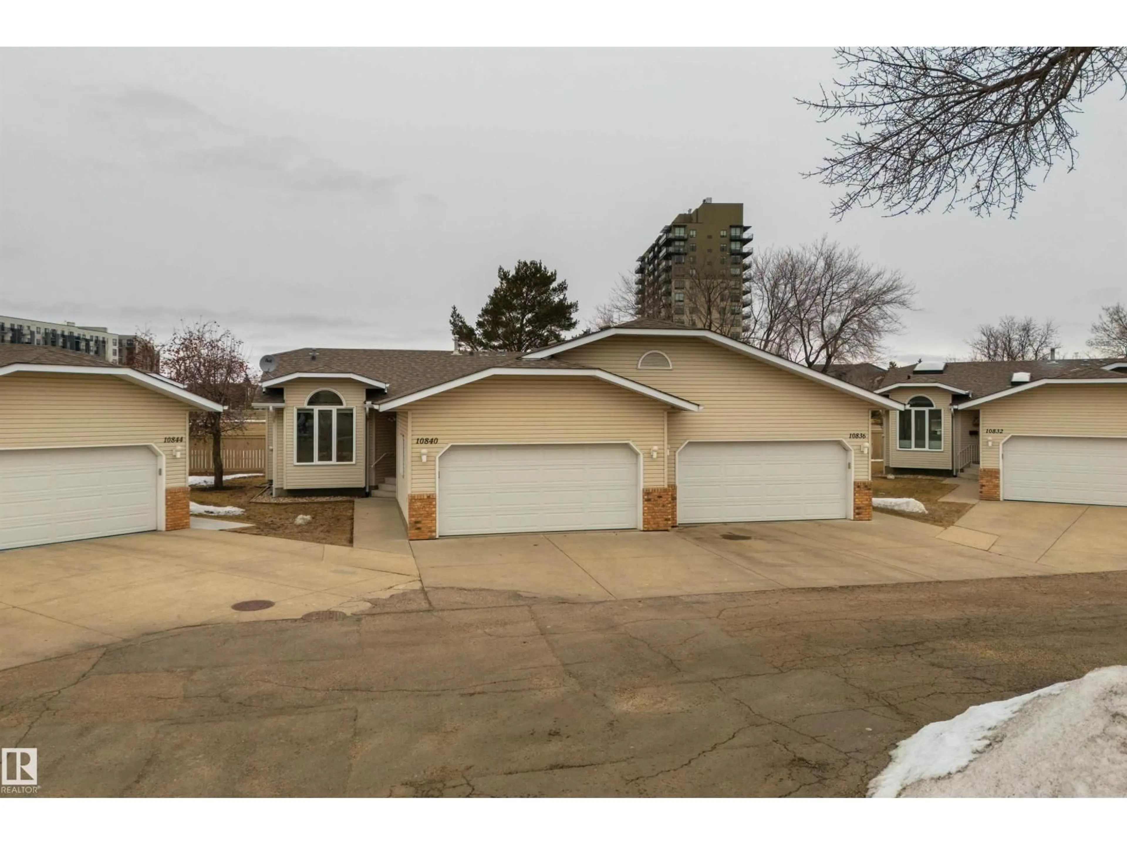 Unknown for NW - 10840 25 AV, Edmonton Alberta T5J6N5