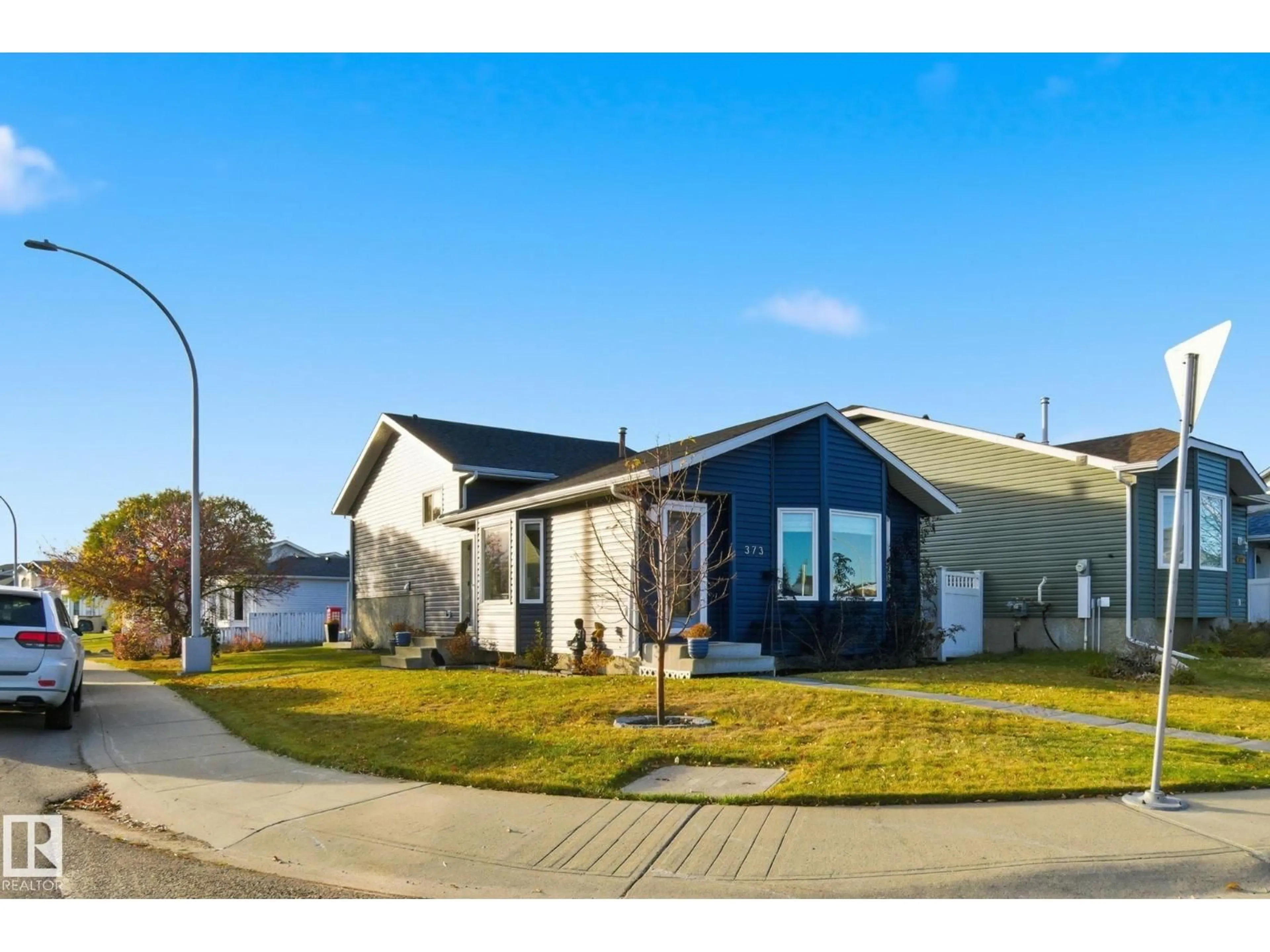 Home with vinyl exterior material, street for 373 KLINE CR, Edmonton Alberta T6L6K7