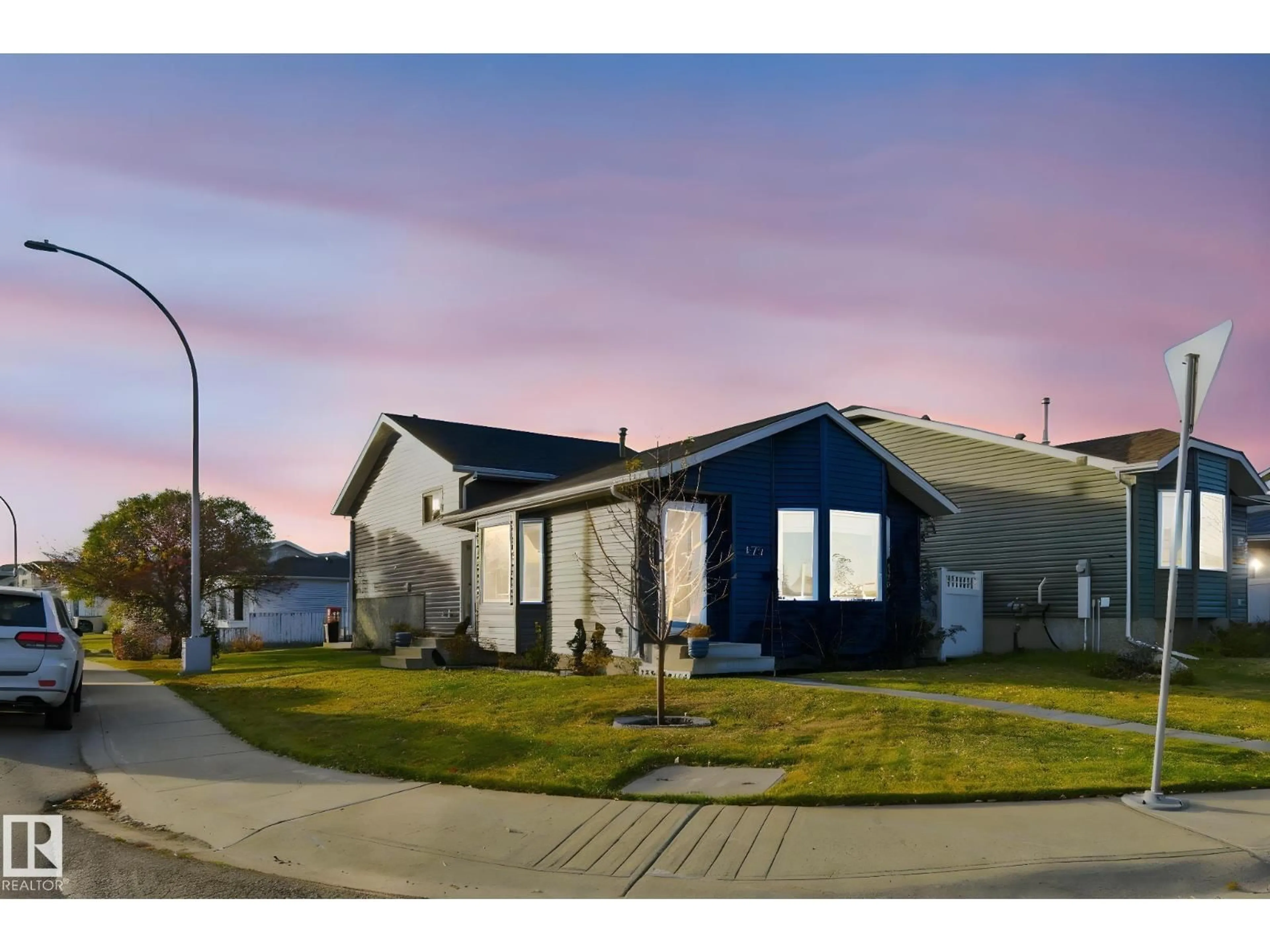 Home with vinyl exterior material, street for 373 KLINE CR, Edmonton Alberta T6L6K7