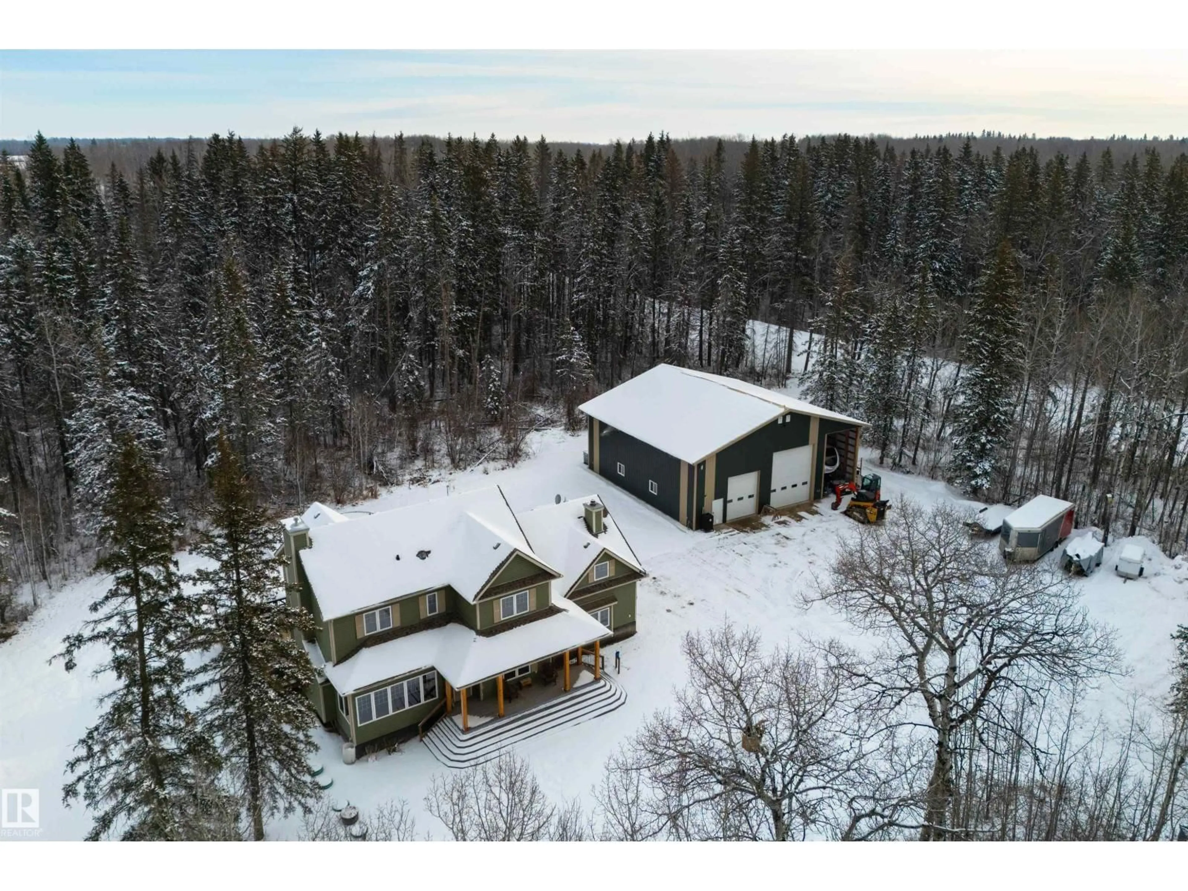 A pic from outside/outdoor area/front of a property/back of a property/a pic from drone, unknown for 50529 - 171 RGE ROAD 21, Rural Parkland County Alberta T7Y2N4