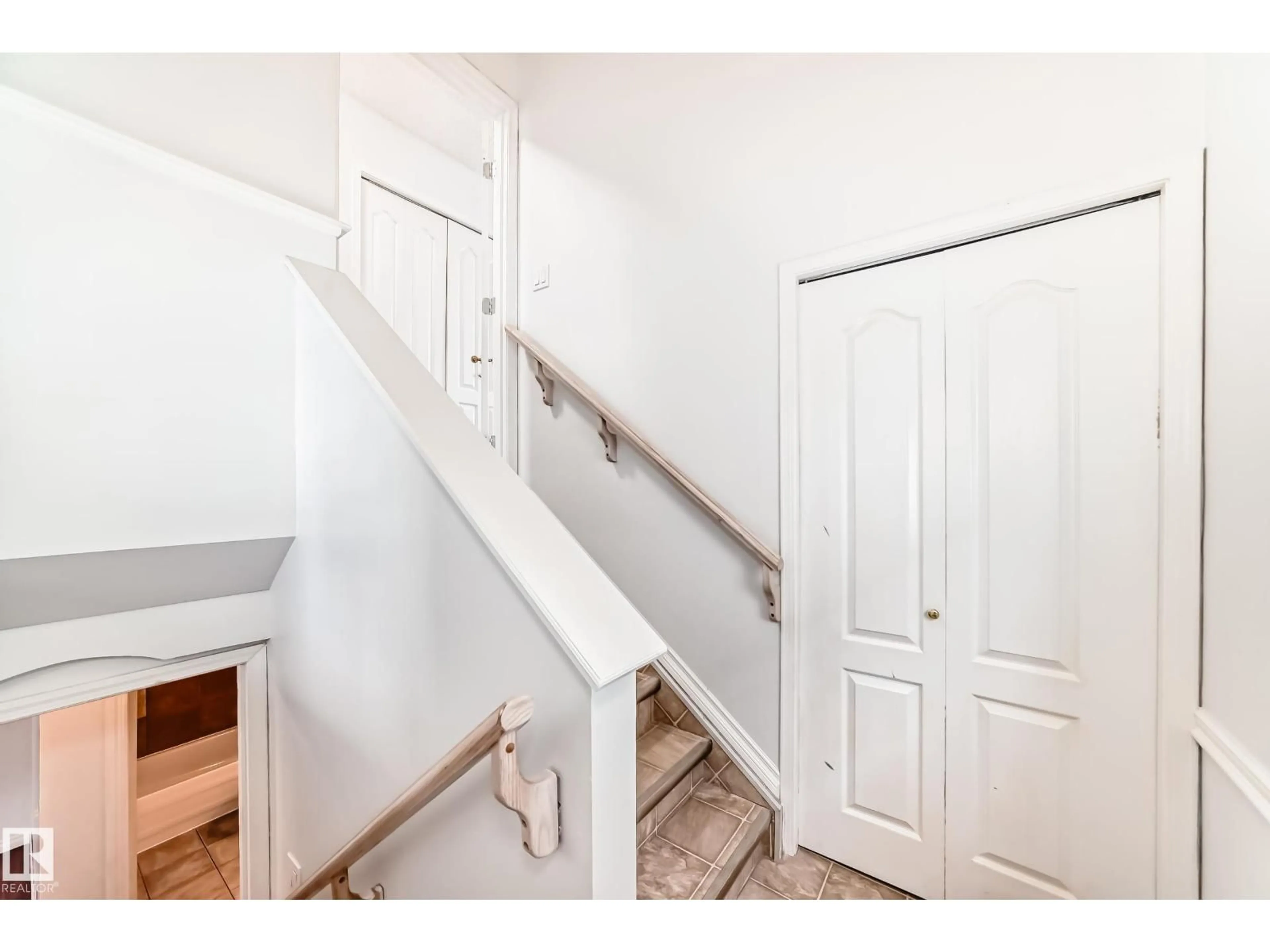 Unknown for 1911 36 AV, Edmonton Alberta T6T1S9