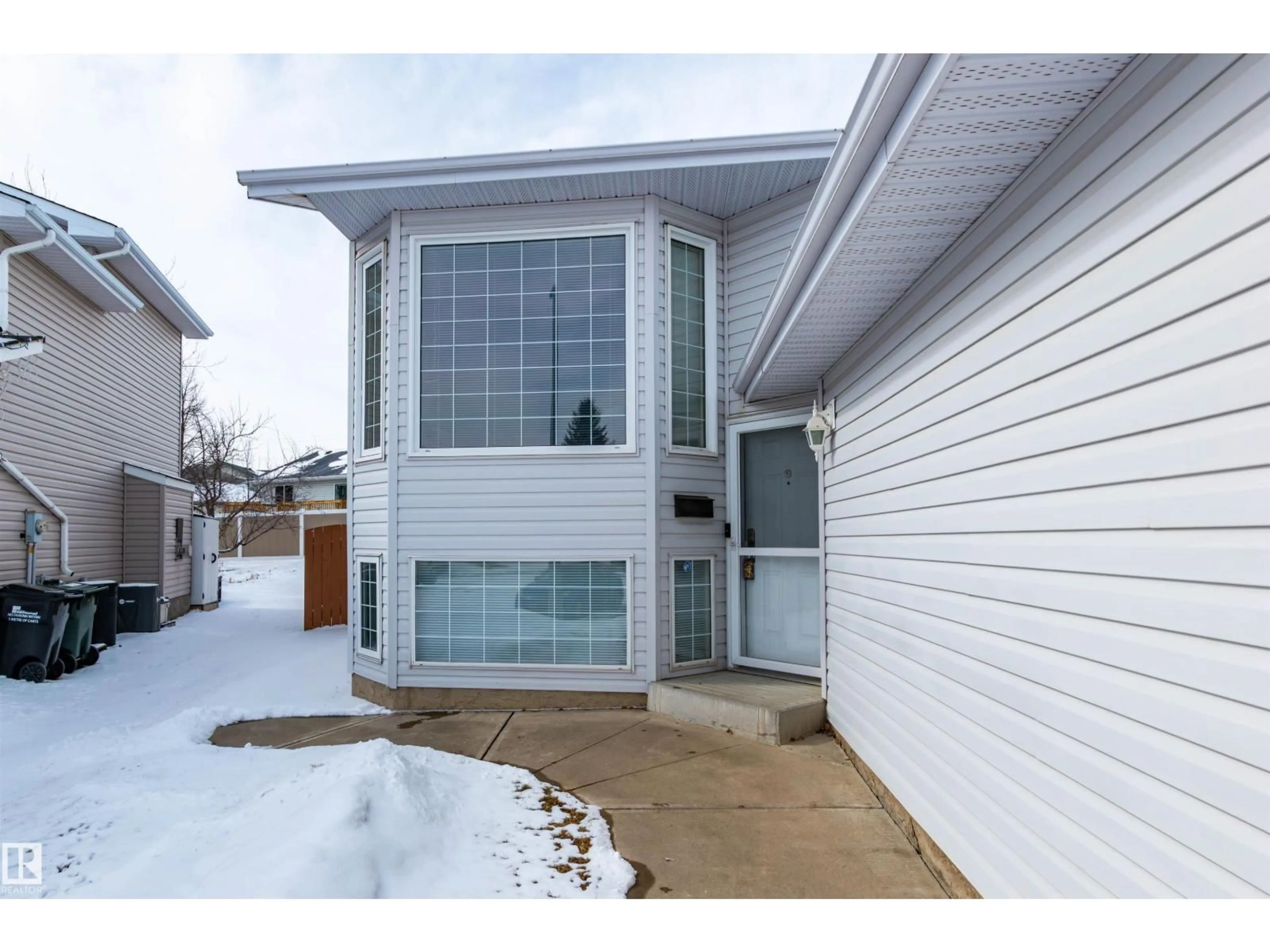 Home with vinyl exterior material, unknown for 47 DAWSON DR, Sherwood Park Alberta T8H1T7