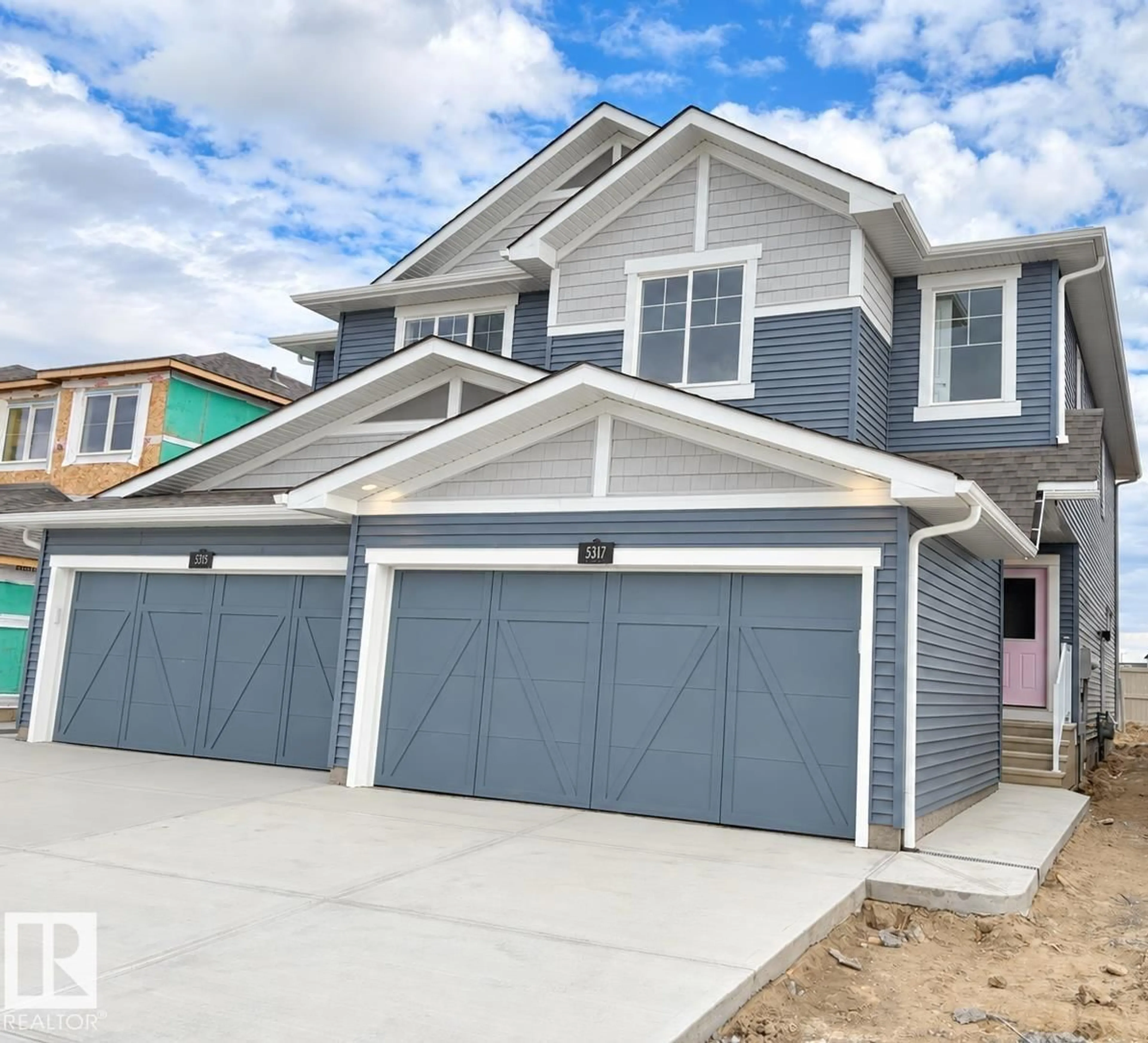 Home with vinyl exterior material, street for 5317 HAWTHORN CL, Edmonton Alberta T6X2Y7