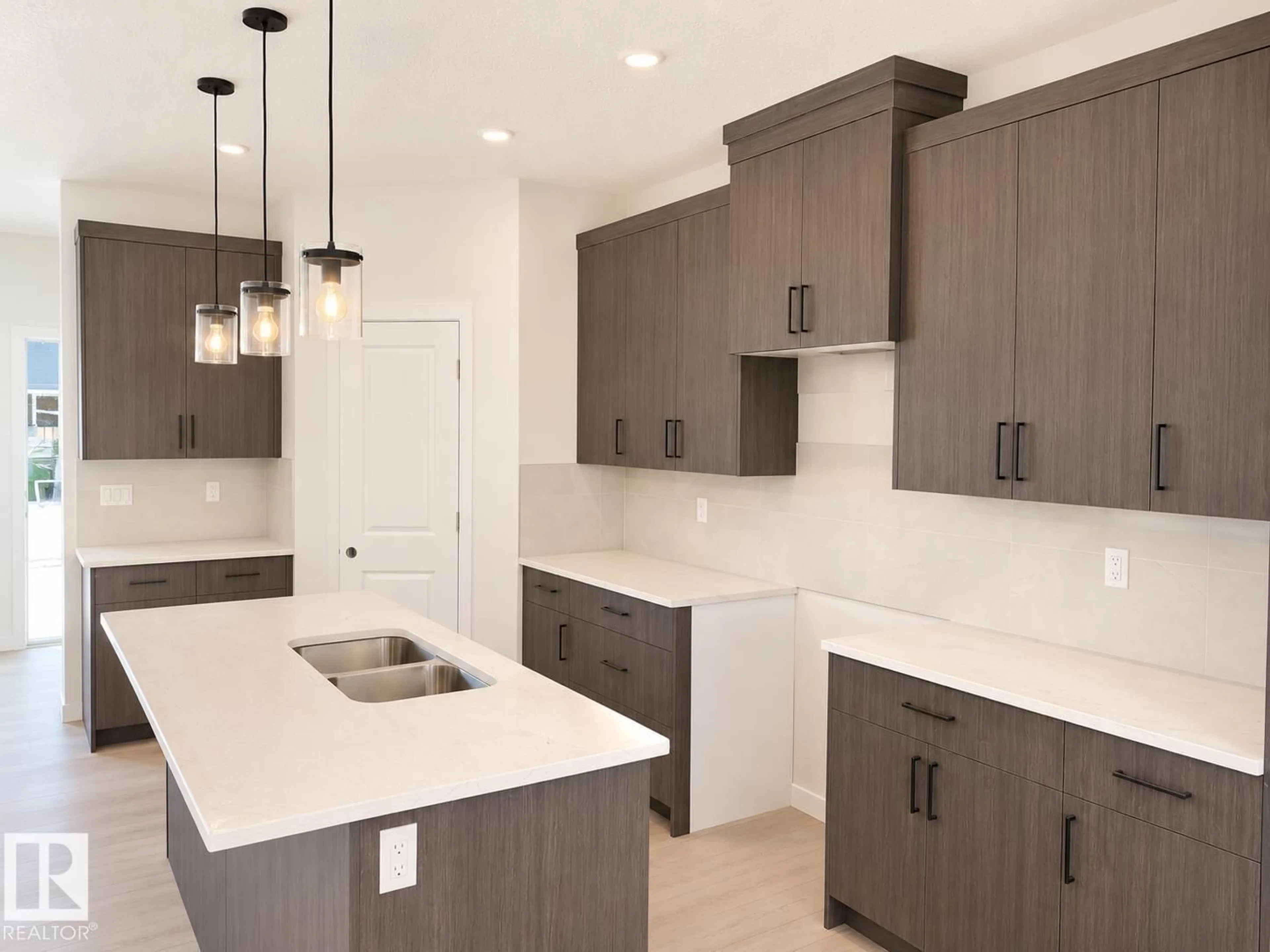 Open concept kitchen, ceramic/tile floor for 18119 74 ST, Edmonton Alberta T5Z0X7