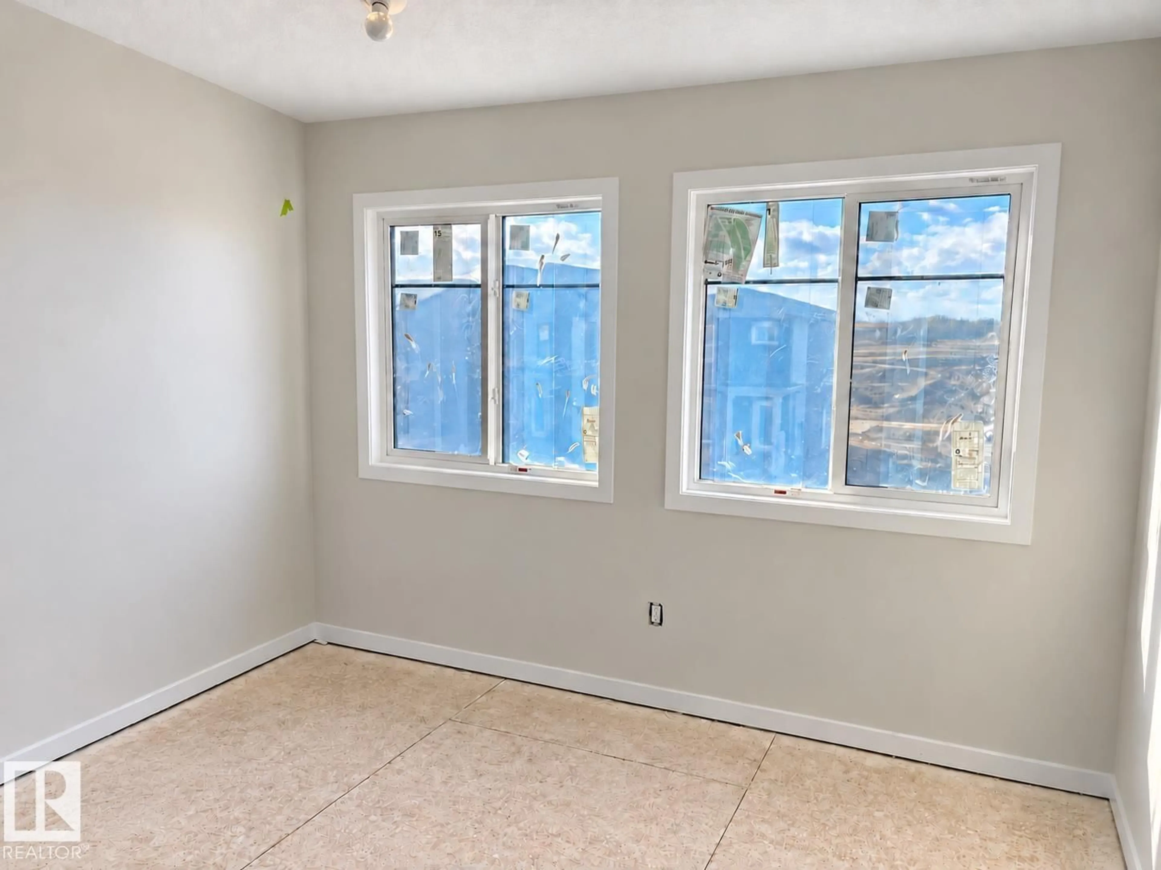 A pic of a room for 8785 EDGEMONT LI NW, Edmonton Alberta T6M3K7