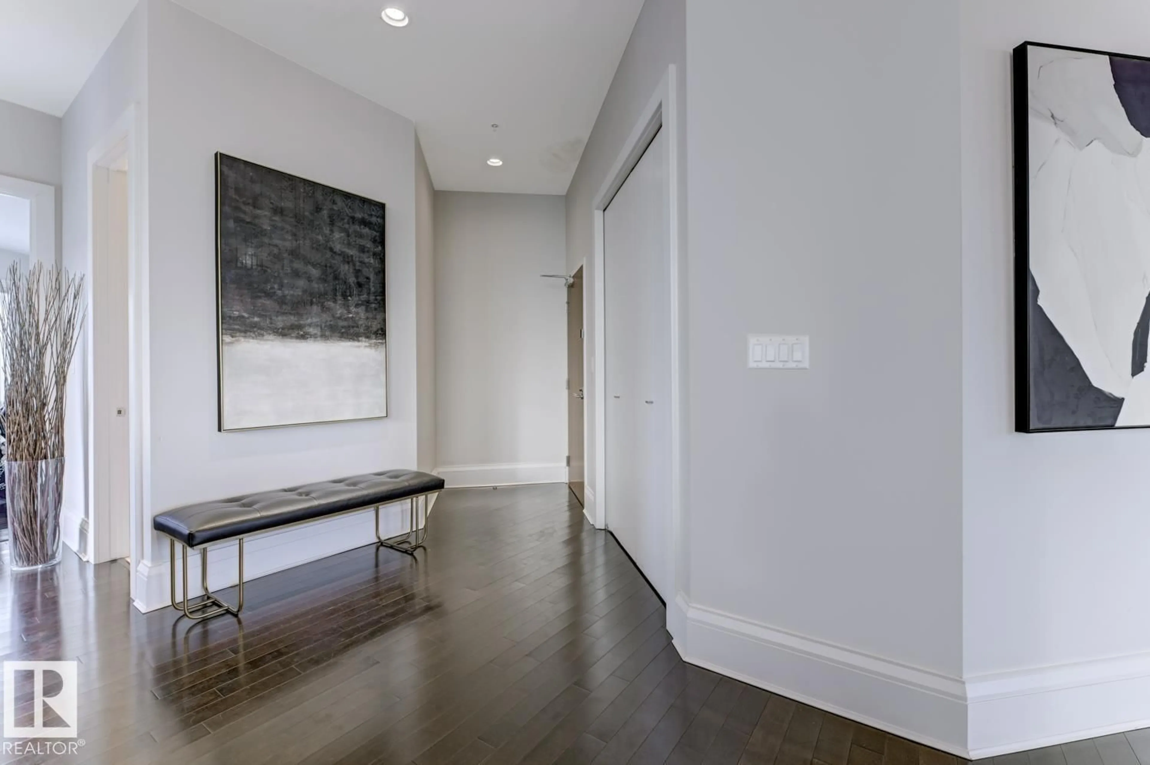 Indoor entryway for 10152 - 3502 104 ST NW, Edmonton Alberta T5J0B6