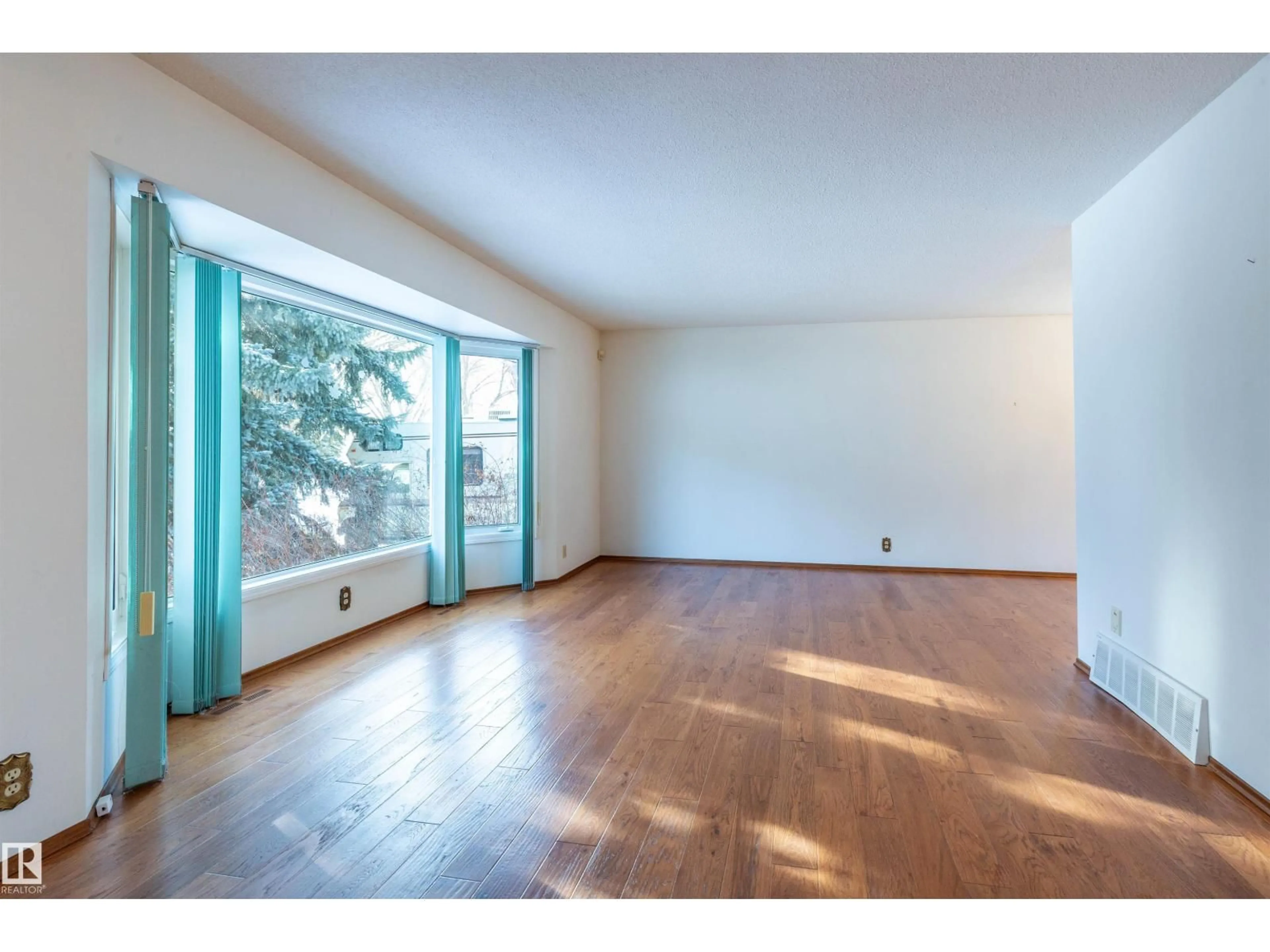 A pic of a room for NW - 7716 157 ST, Edmonton Alberta T5R2A2