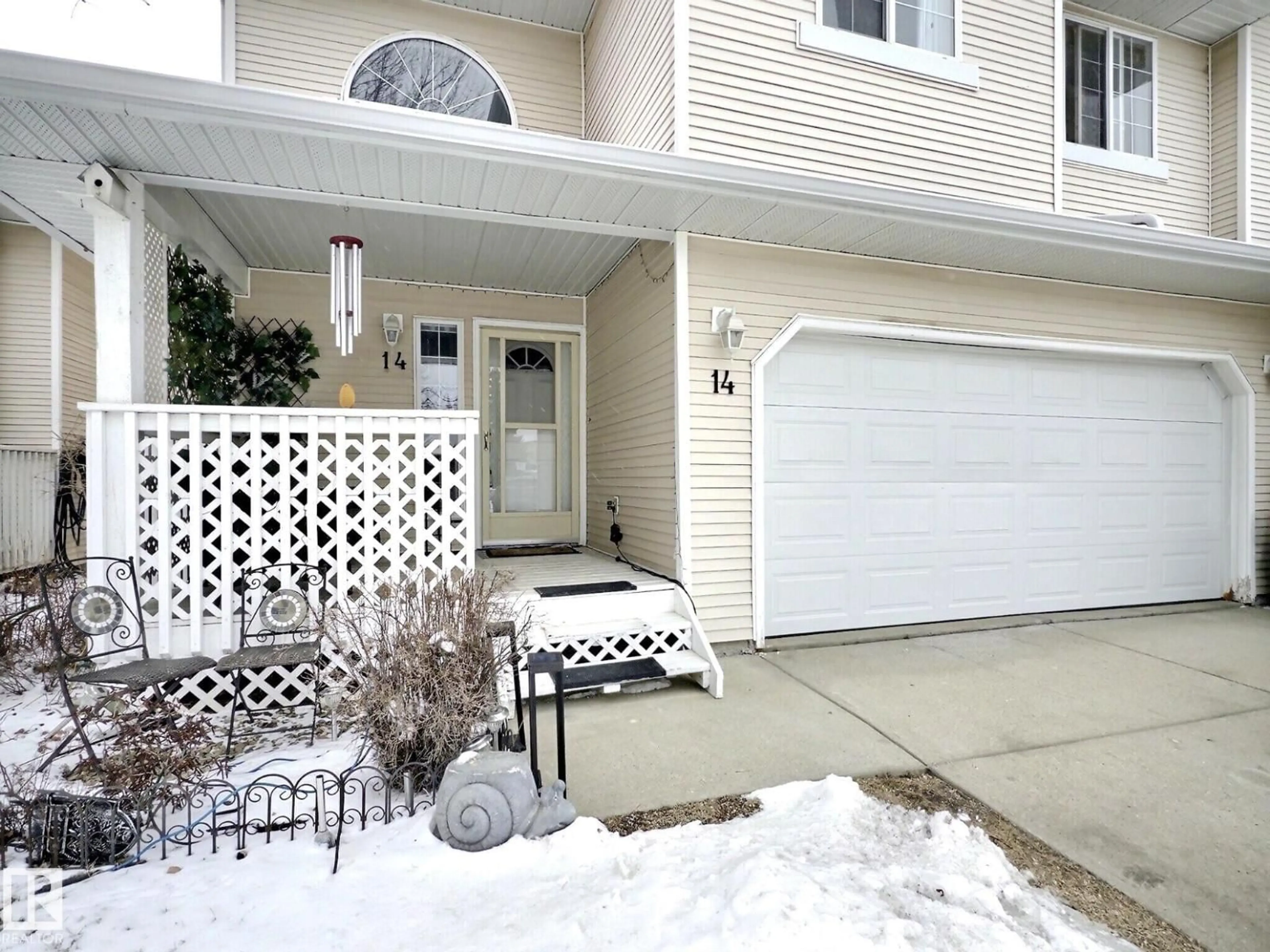 Indoor entryway for #14 - 6608 158 AV NW, Edmonton Alberta T5Z3H1